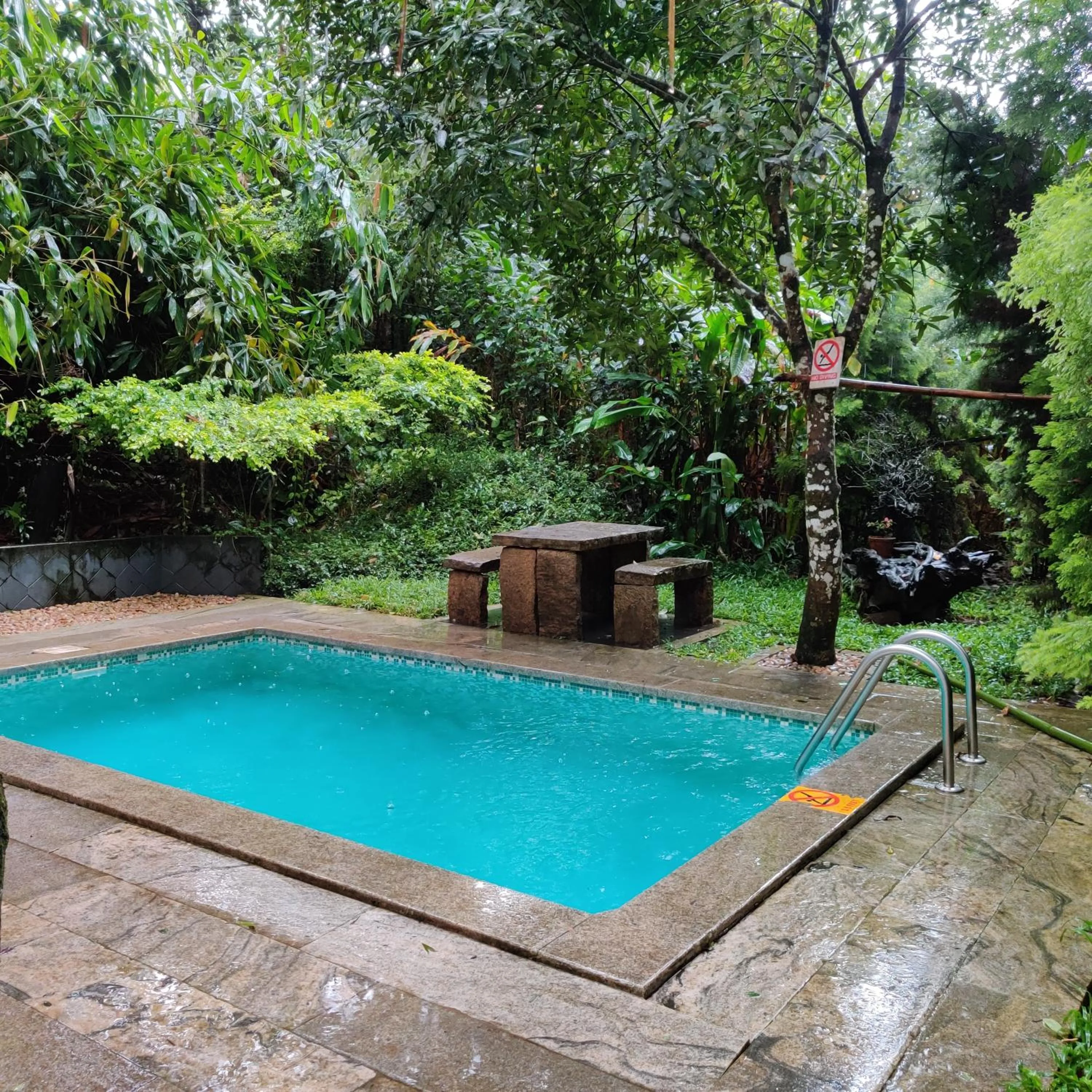 Pool view in Amritara Shalimar Spice Garden Resort & Spa