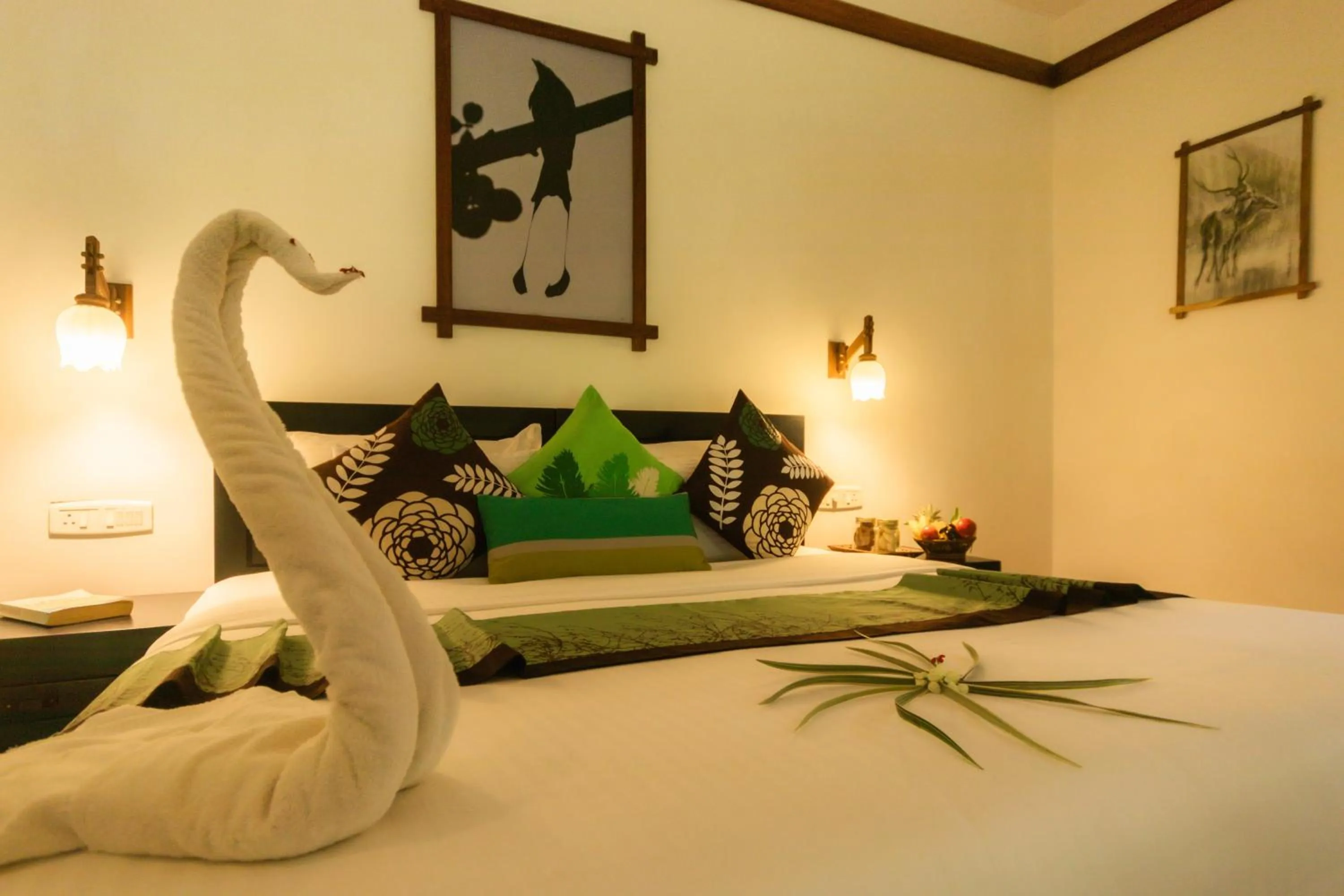 Bed in Amritara Shalimar Spice Garden Resort & Spa