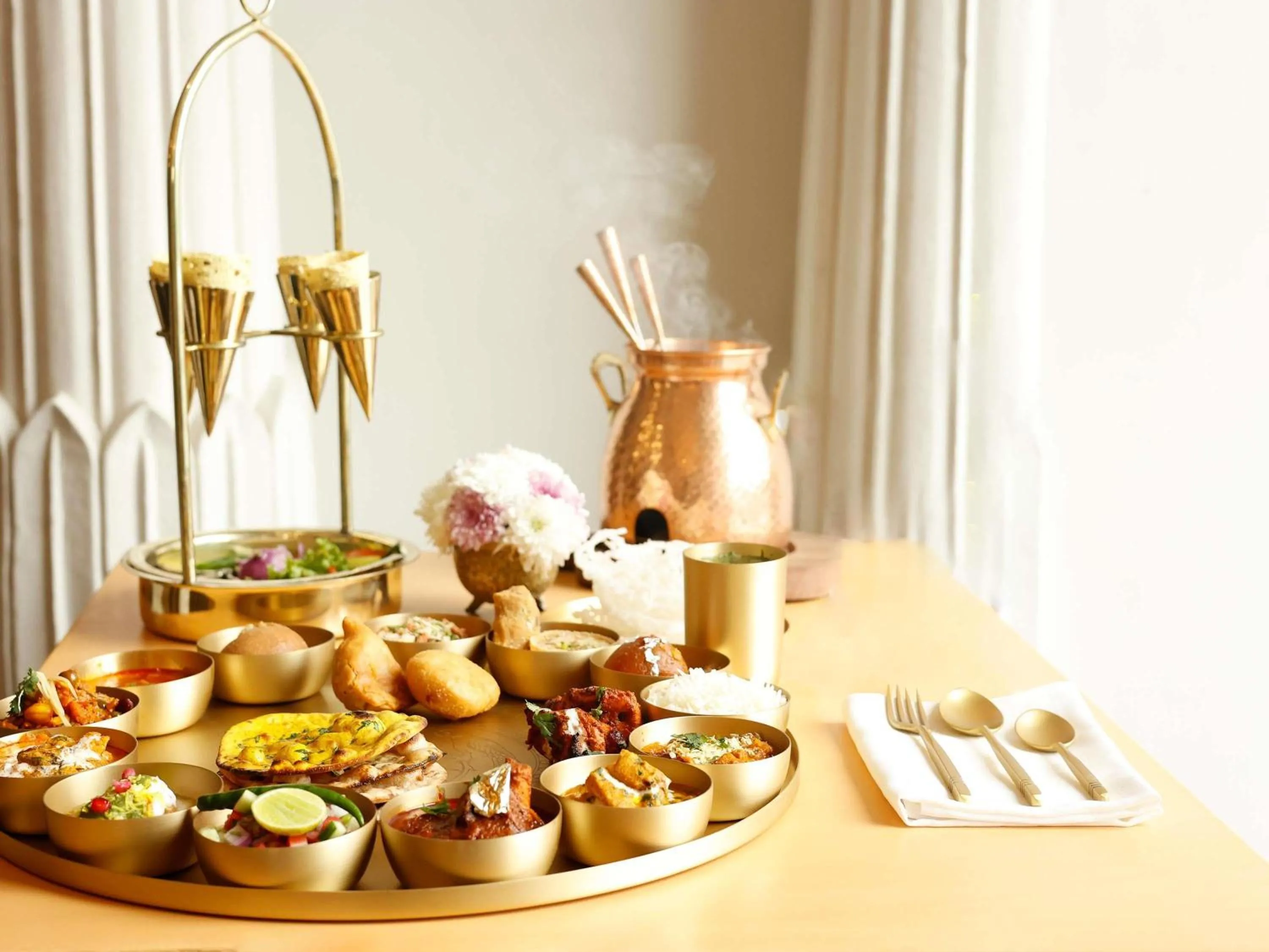 Restaurant/places to eat in Fairmont Jaipur