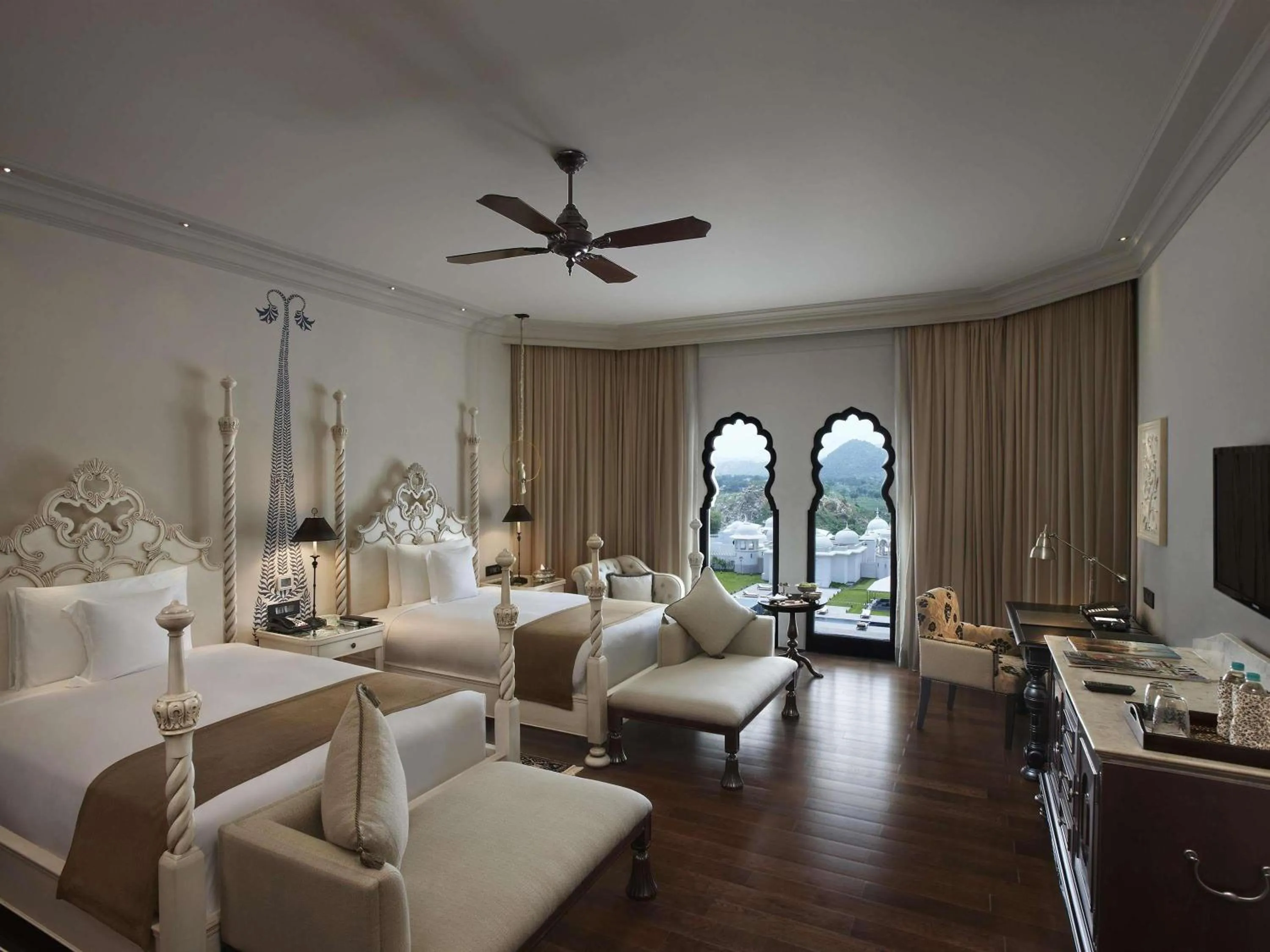 Bedroom in Fairmont Jaipur