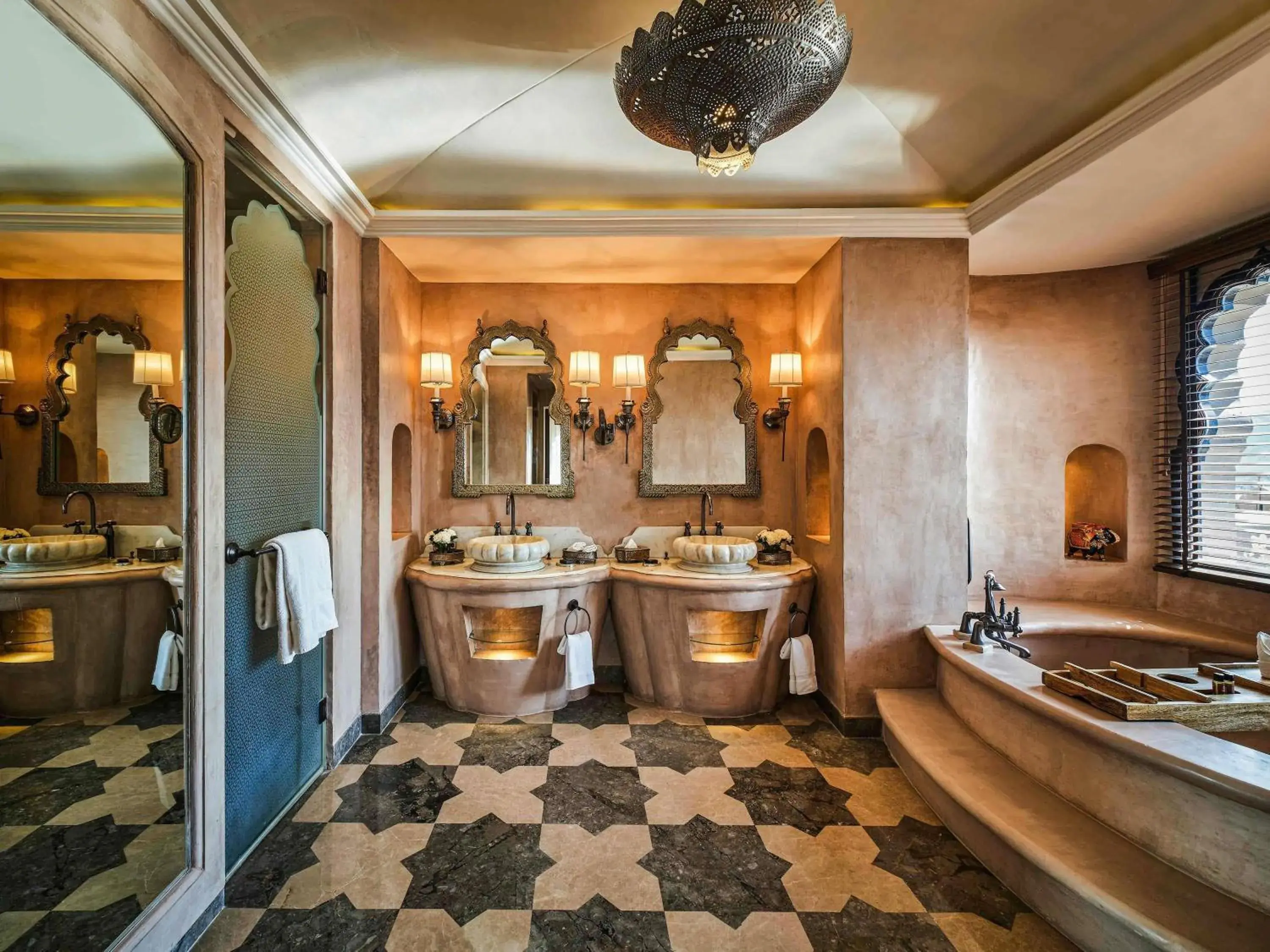 Bedroom in Fairmont Jaipur Bedroom in Fairmont Jaipur