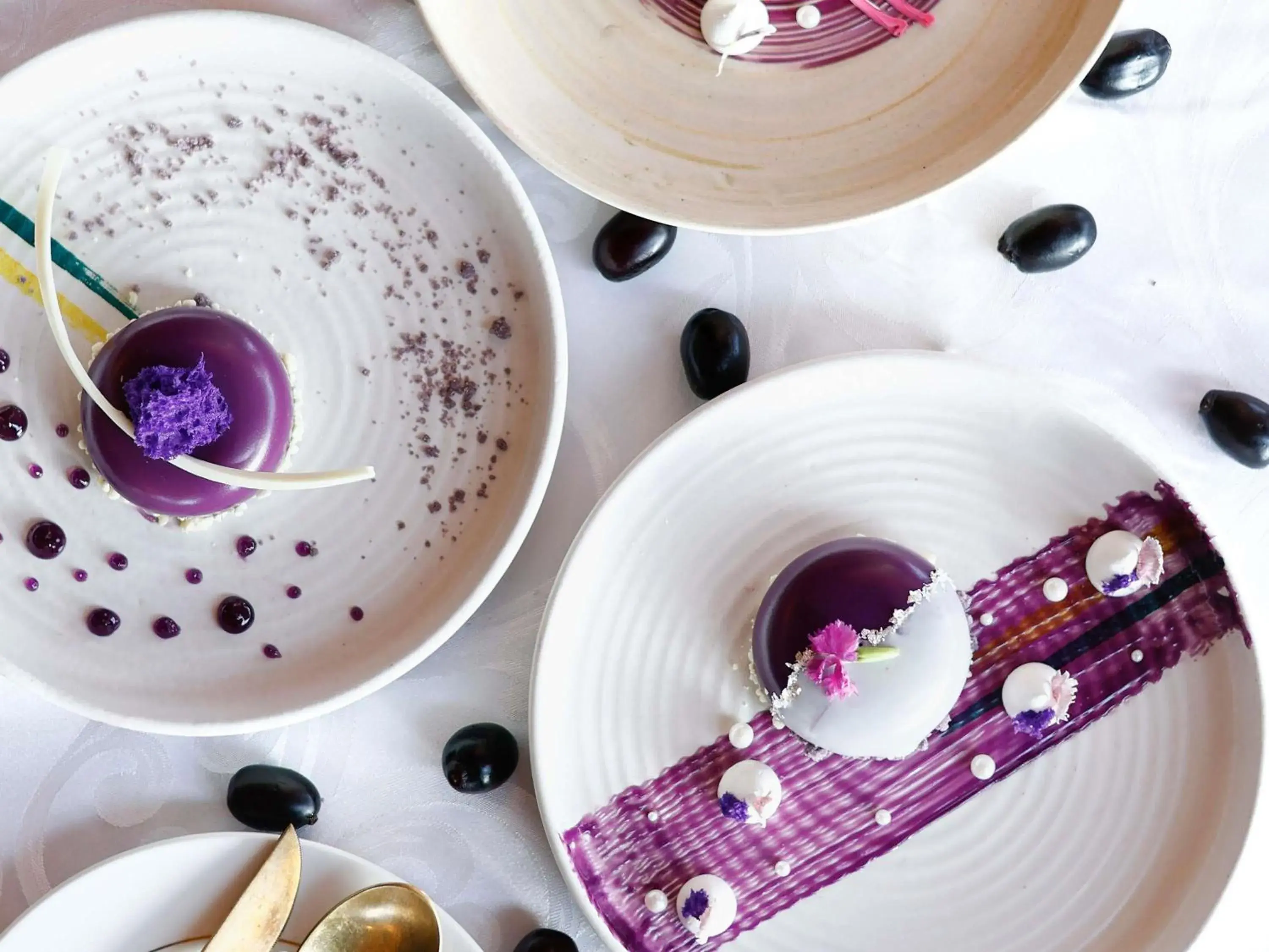 Restaurant/places to eat in Fairmont Jaipur Restaurant/places to eat in Fairmont Jaipur