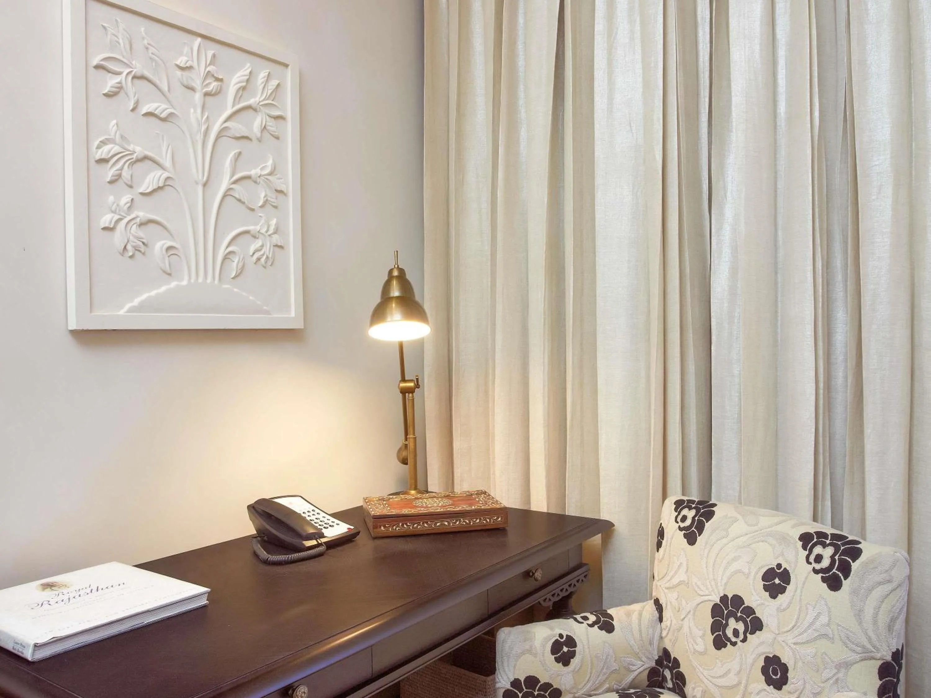 Bedroom in Fairmont Jaipur