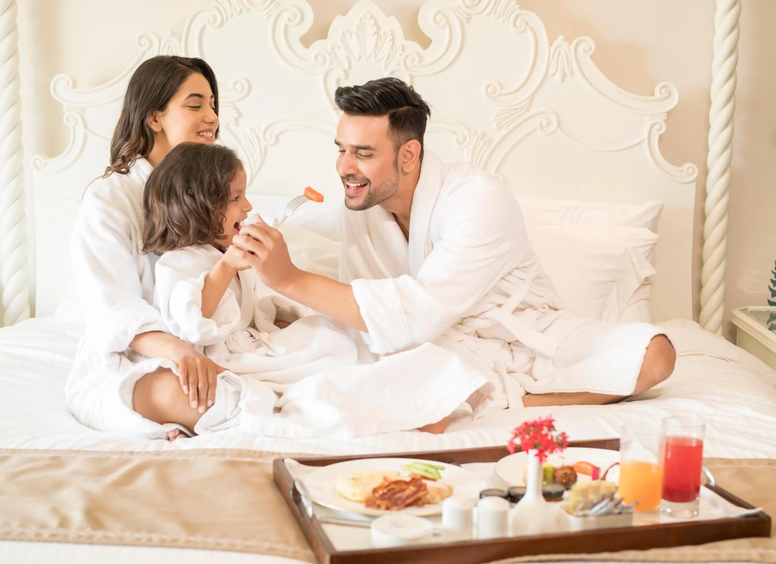 Breakfast, Bed in Fairmont Jaipur