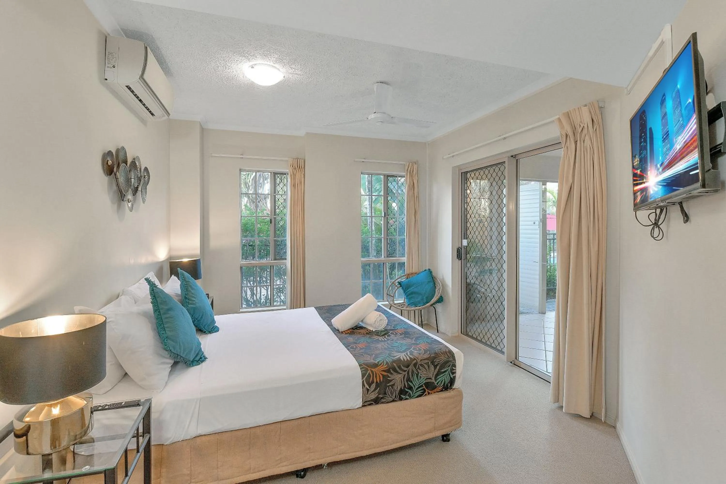 Pool view, Bed in The Lakes Resort Cairns