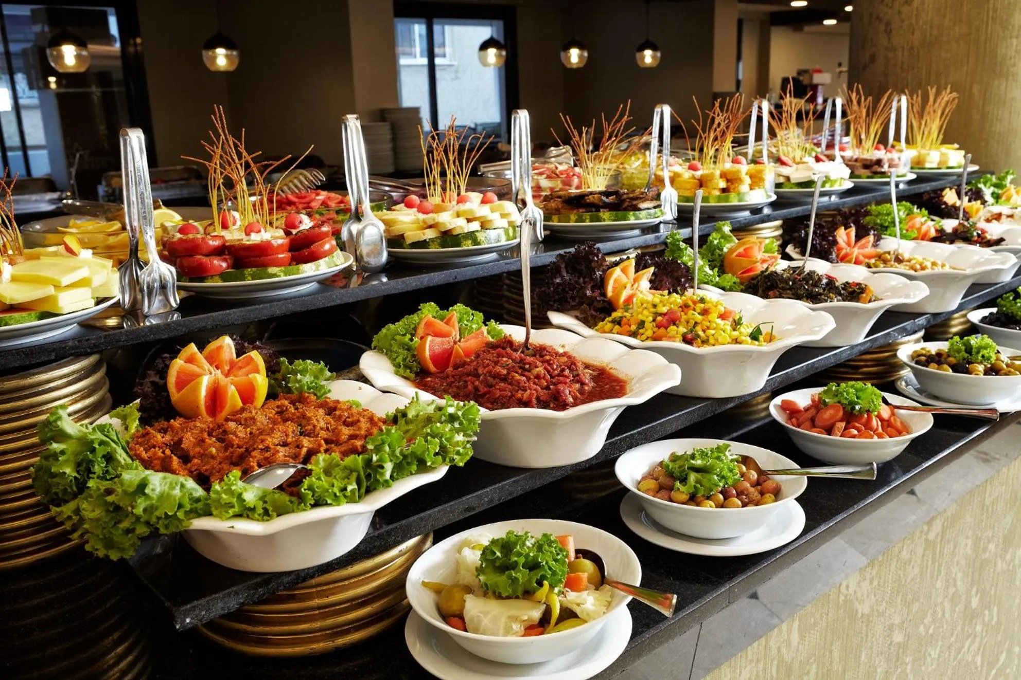 Restaurant/places to eat in 61 Park Hotel