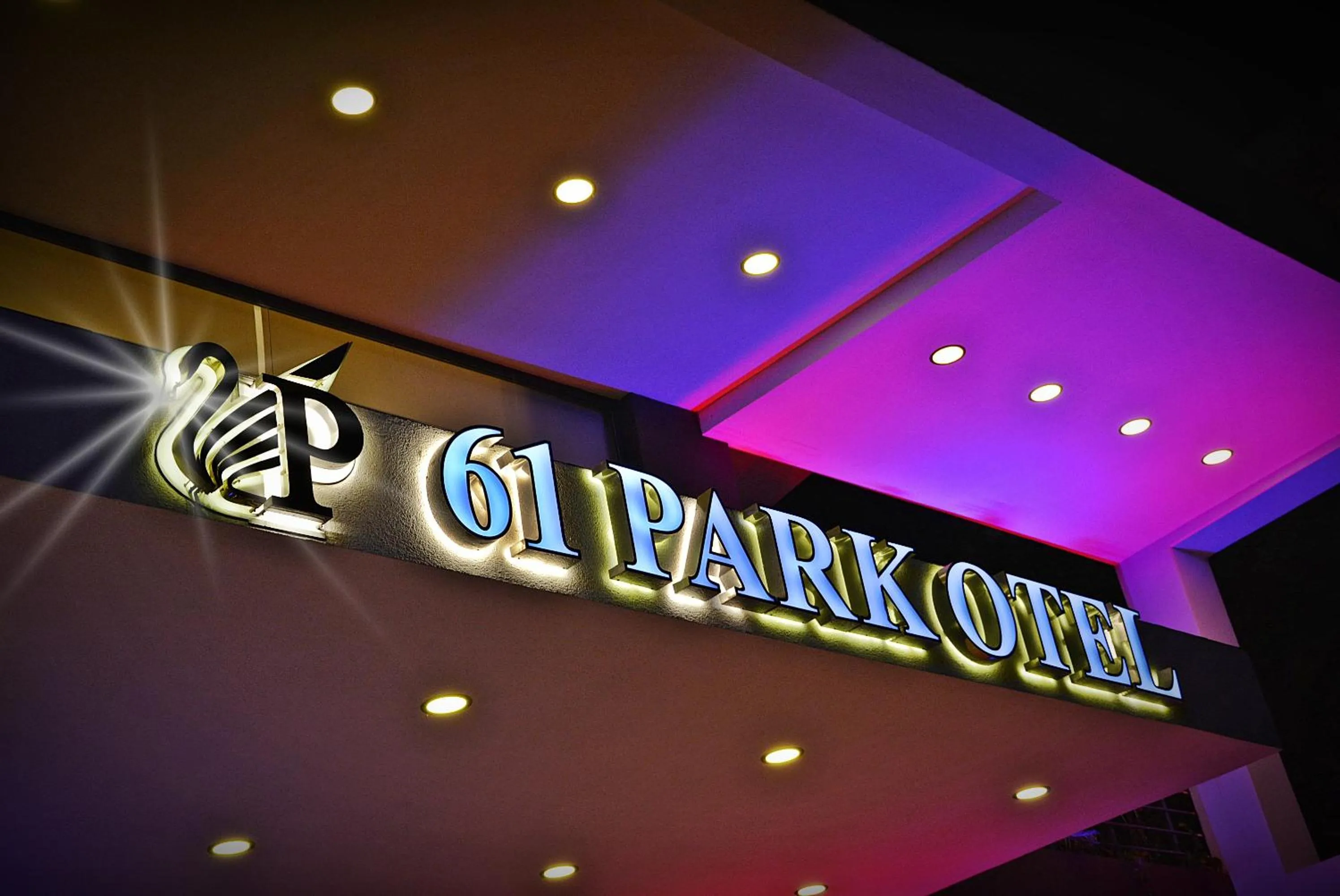 Facade/entrance in 61 Park Hotel
