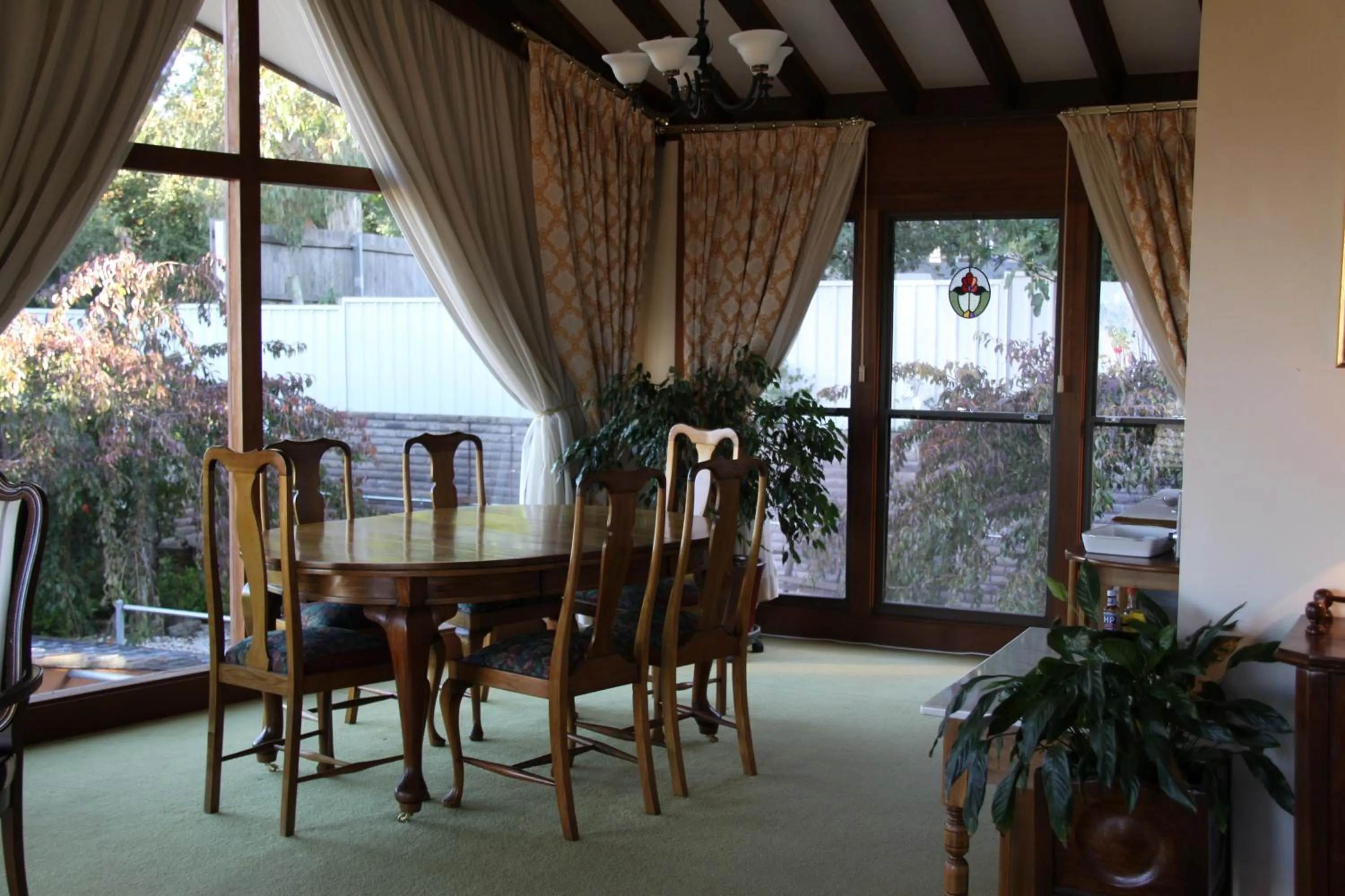 Restaurant/places to eat in Bathurst Heights Bed & Breakfast