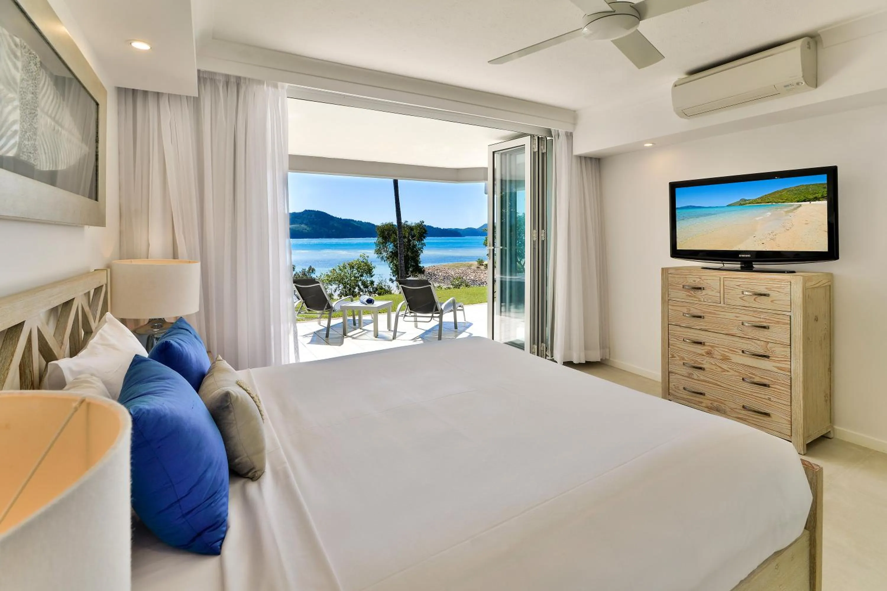 Sea view, Bed in Hamilton Island Holiday Homes