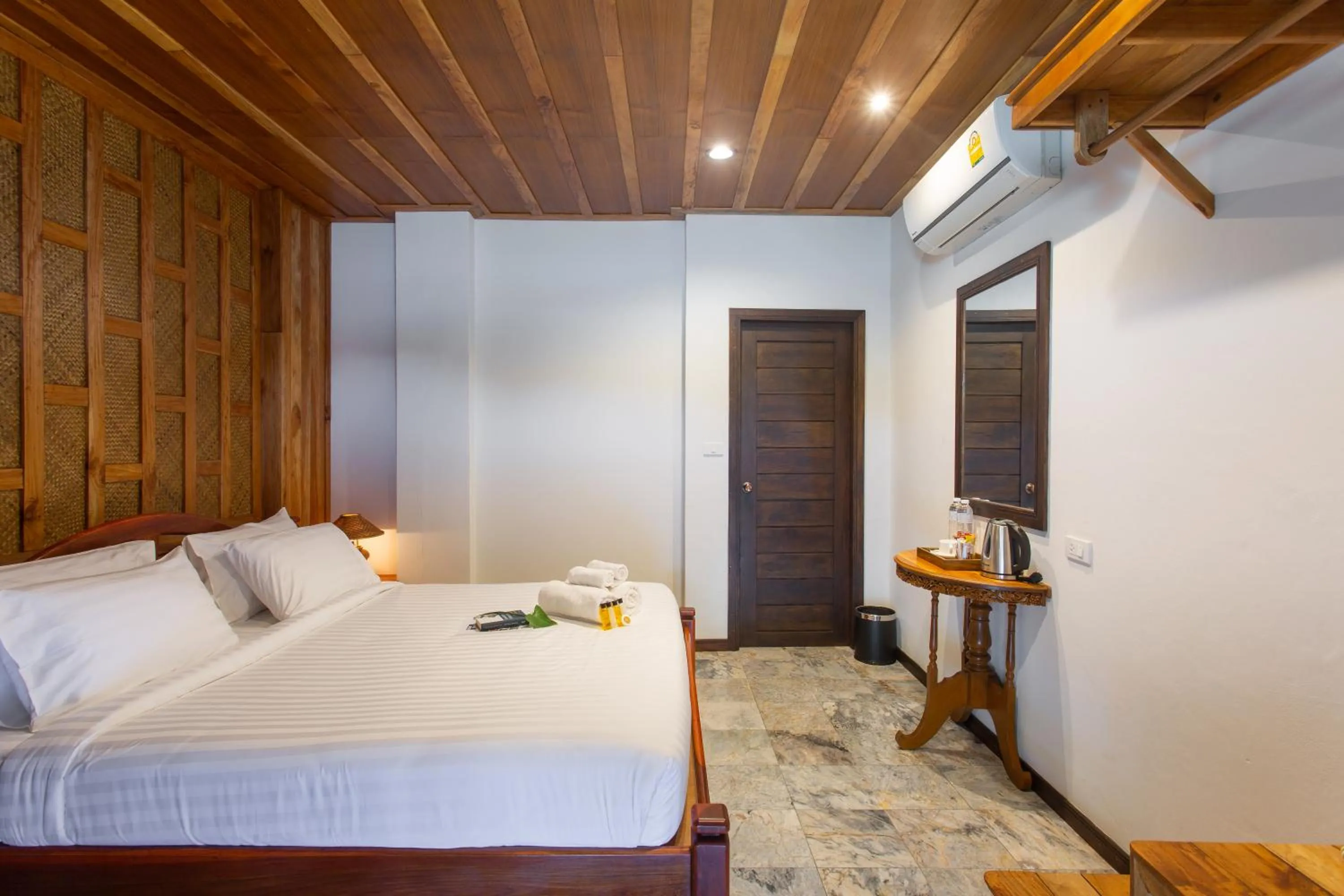 Bedroom, Bed in Koh Tao Relax Freedom Beach Resort