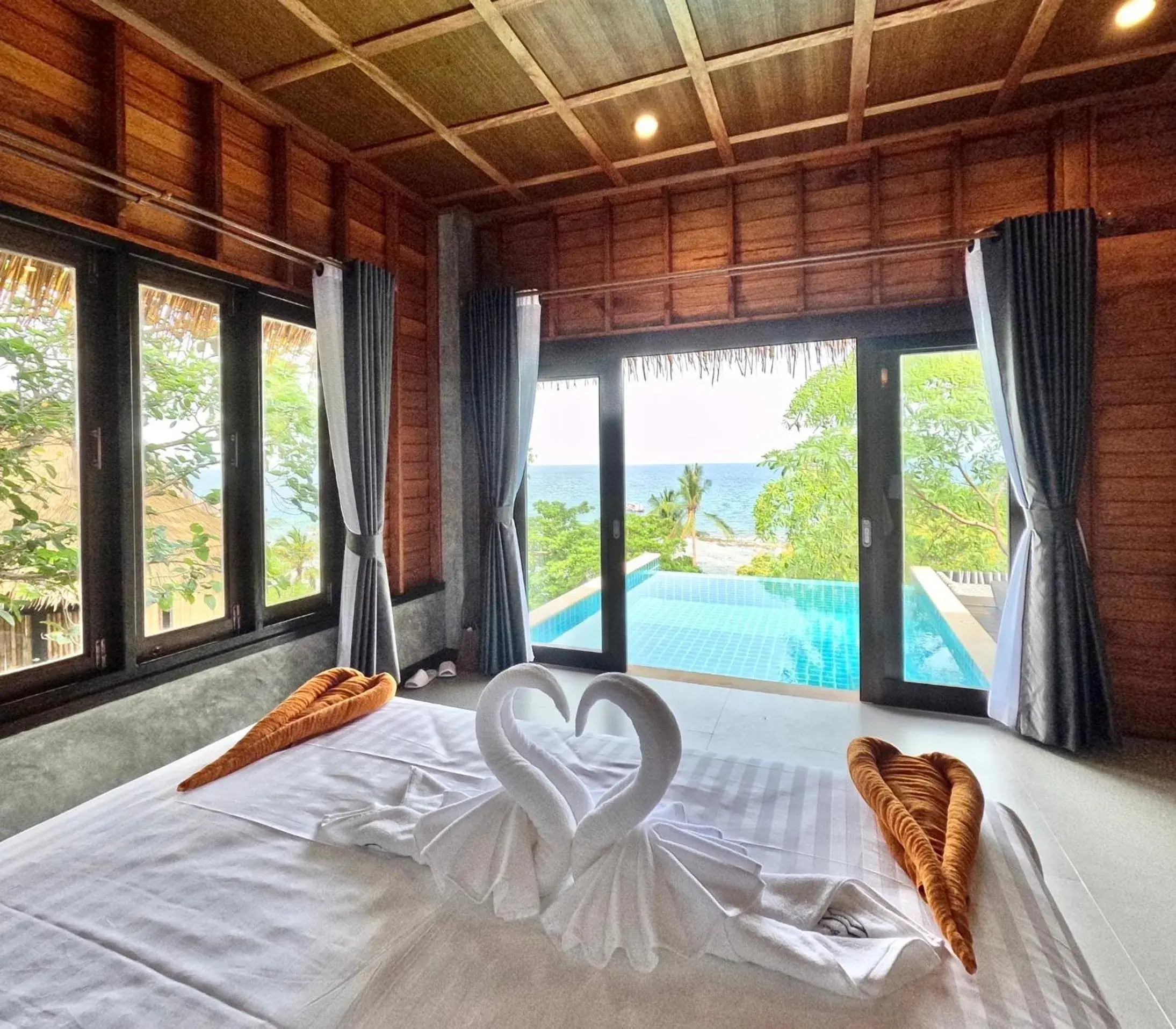 Bed in Koh Tao Relax Freedom Beach Resort Bed in Koh Tao Relax Freedom Beach Resort