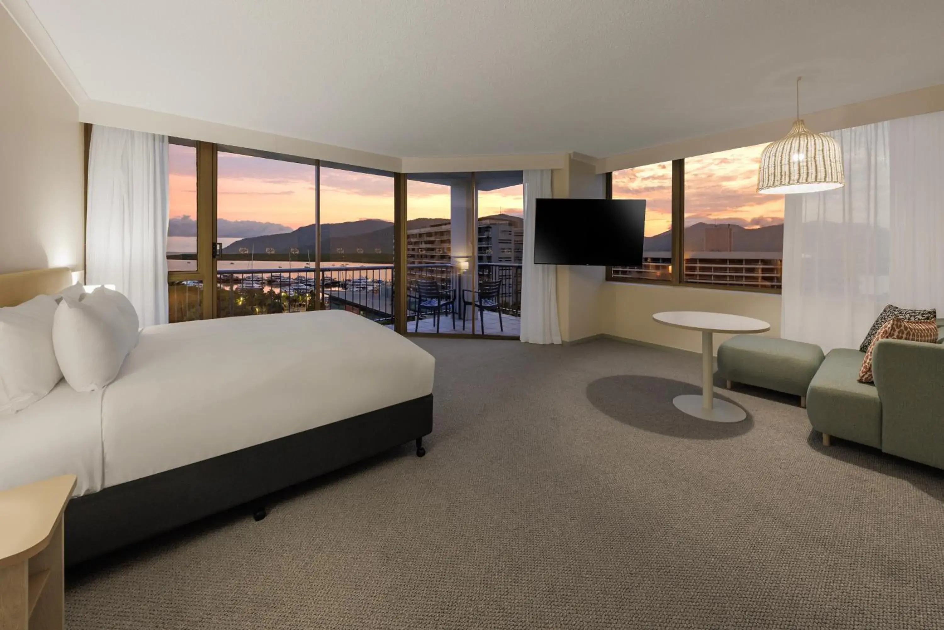 Bed in Pacific Hotel Cairns Bed in Pacific Hotel Cairns