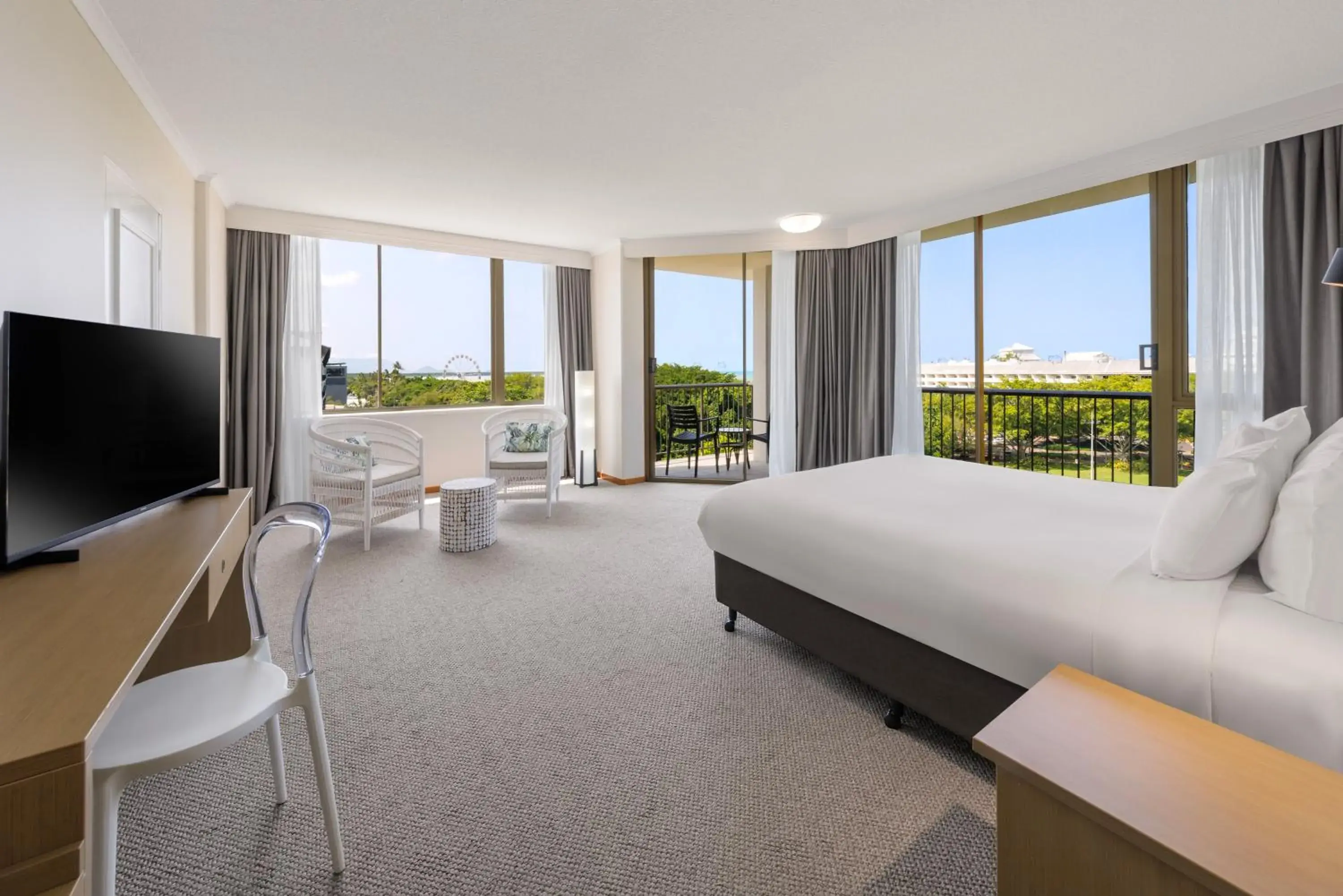 Bed in Pacific Hotel Cairns Bed in Pacific Hotel Cairns