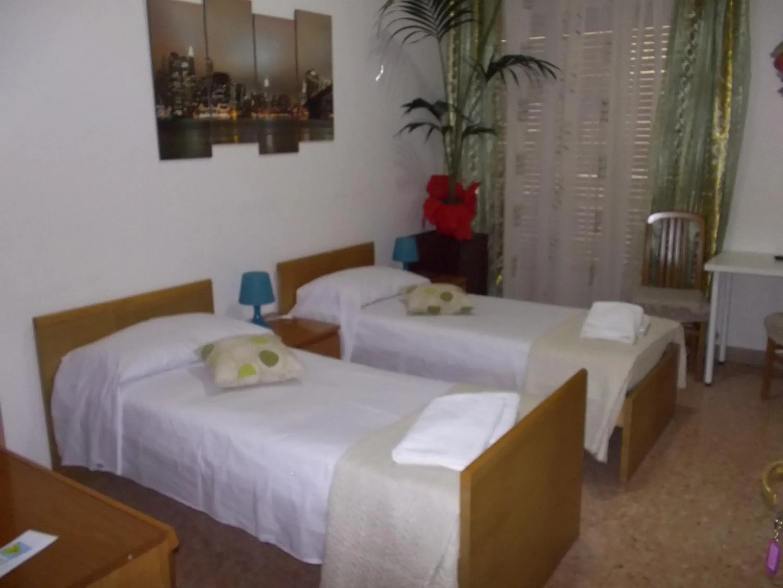 Double Room with Private Bathroom - single occupancy in Victoria Double Room with Private Bathroom - single occupancy in Victoria