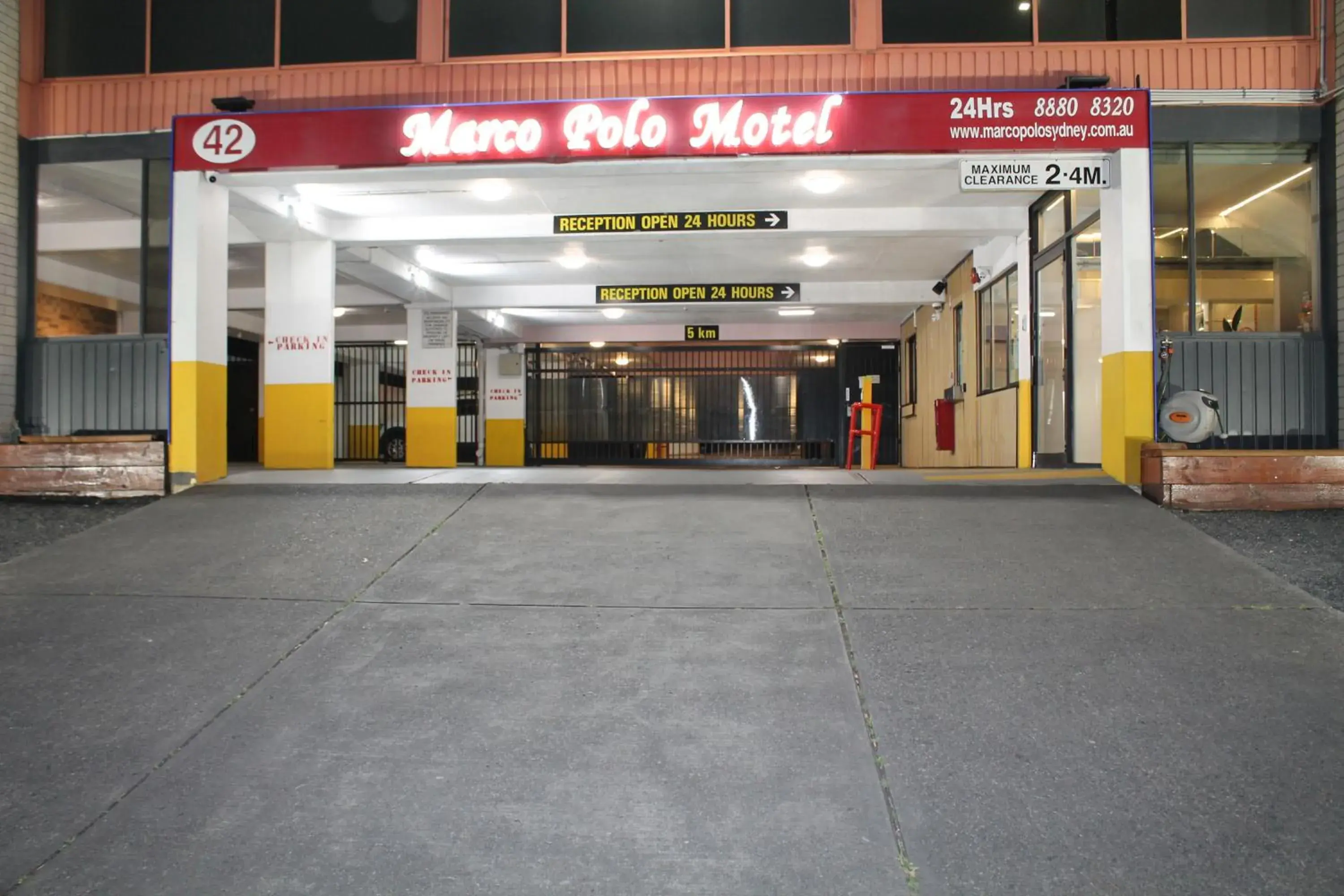 Property building in Marco Polo Motor Inn Sydney Hotel Property building in Marco Polo Motor Inn Sydney Hotel