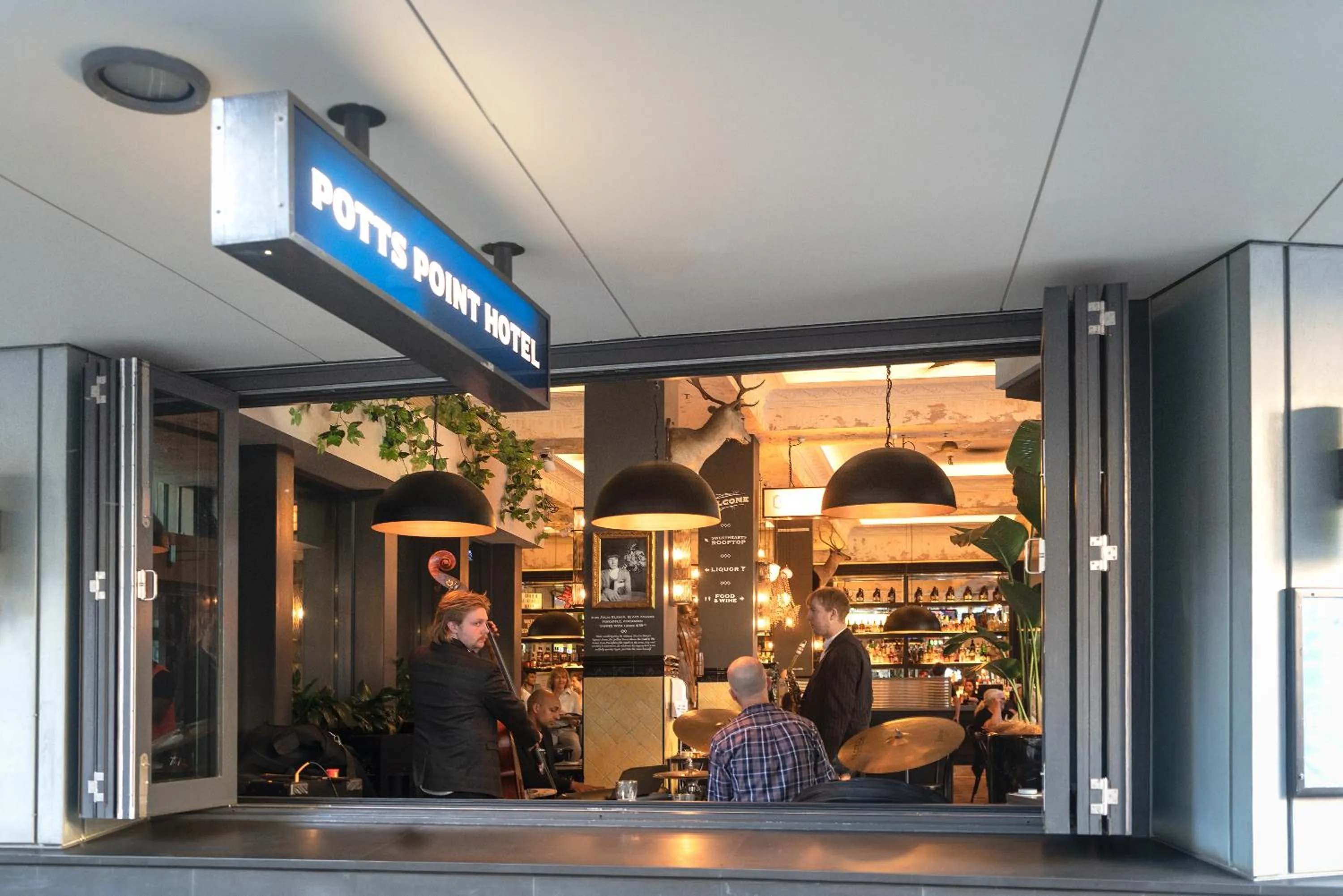 Nightclub / DJ in Highfield Private Hotel