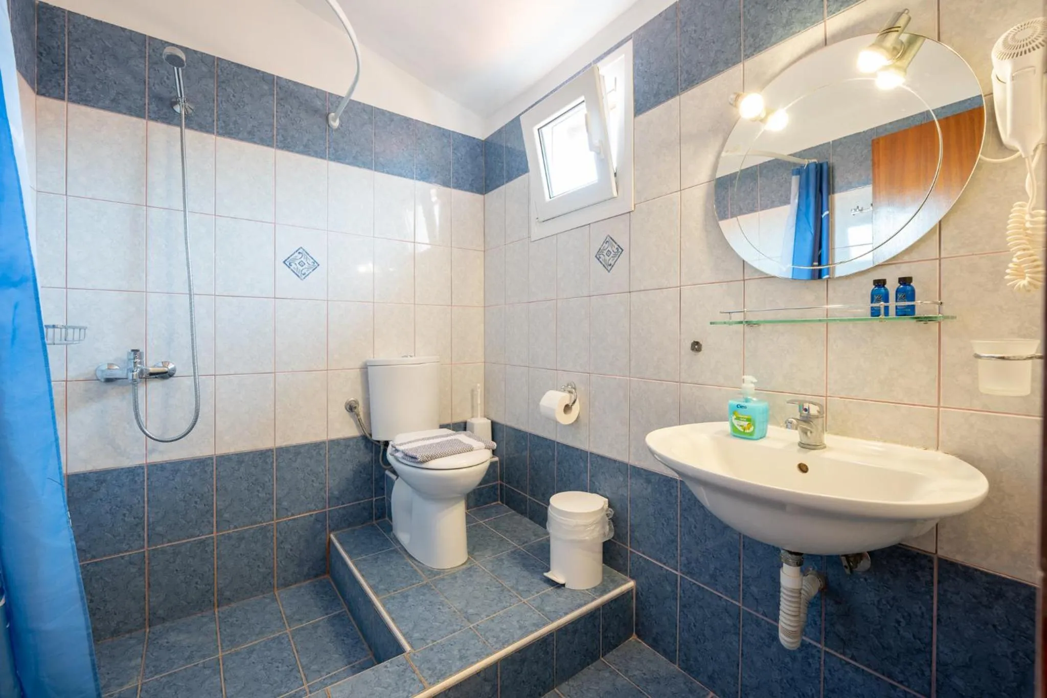 Bathroom in Kokkos Brothers