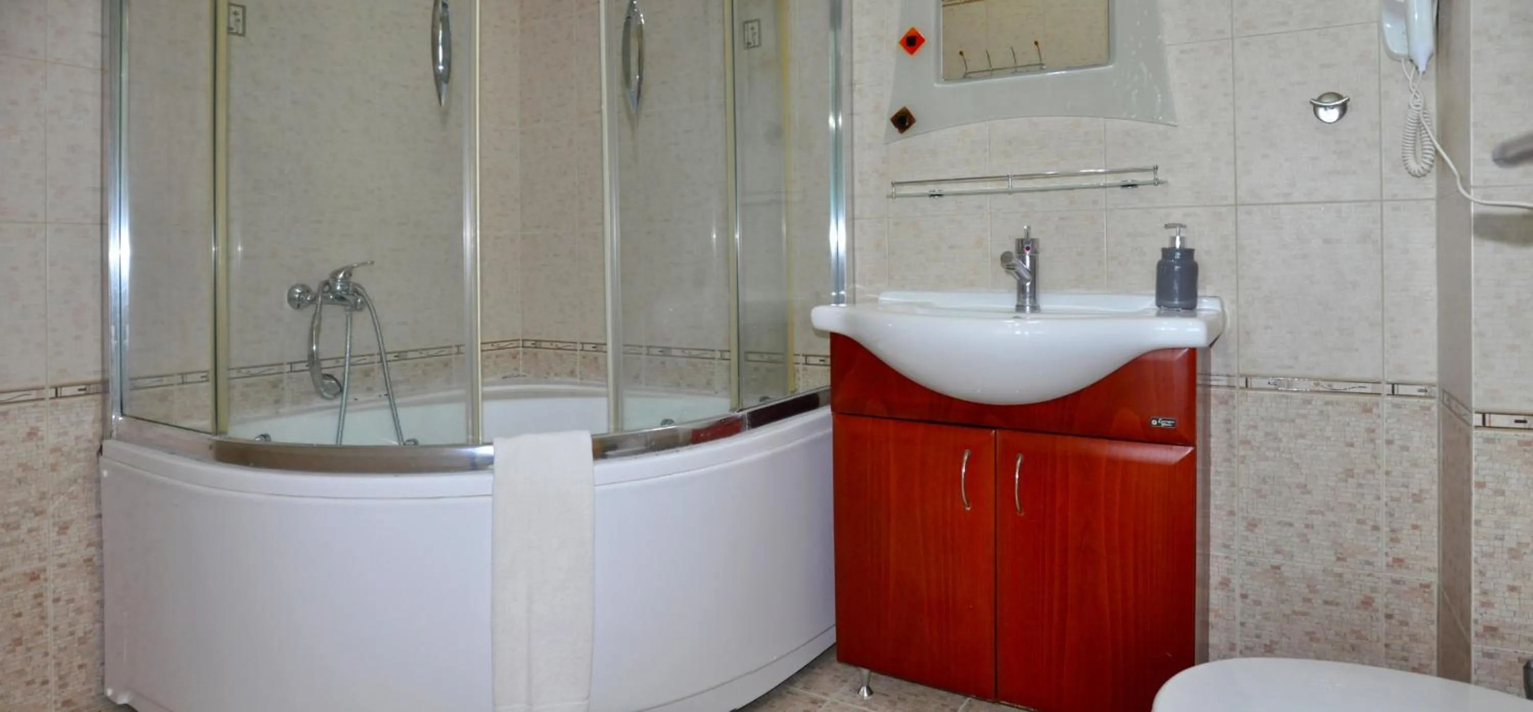 Bathroom in Kokkos Brothers