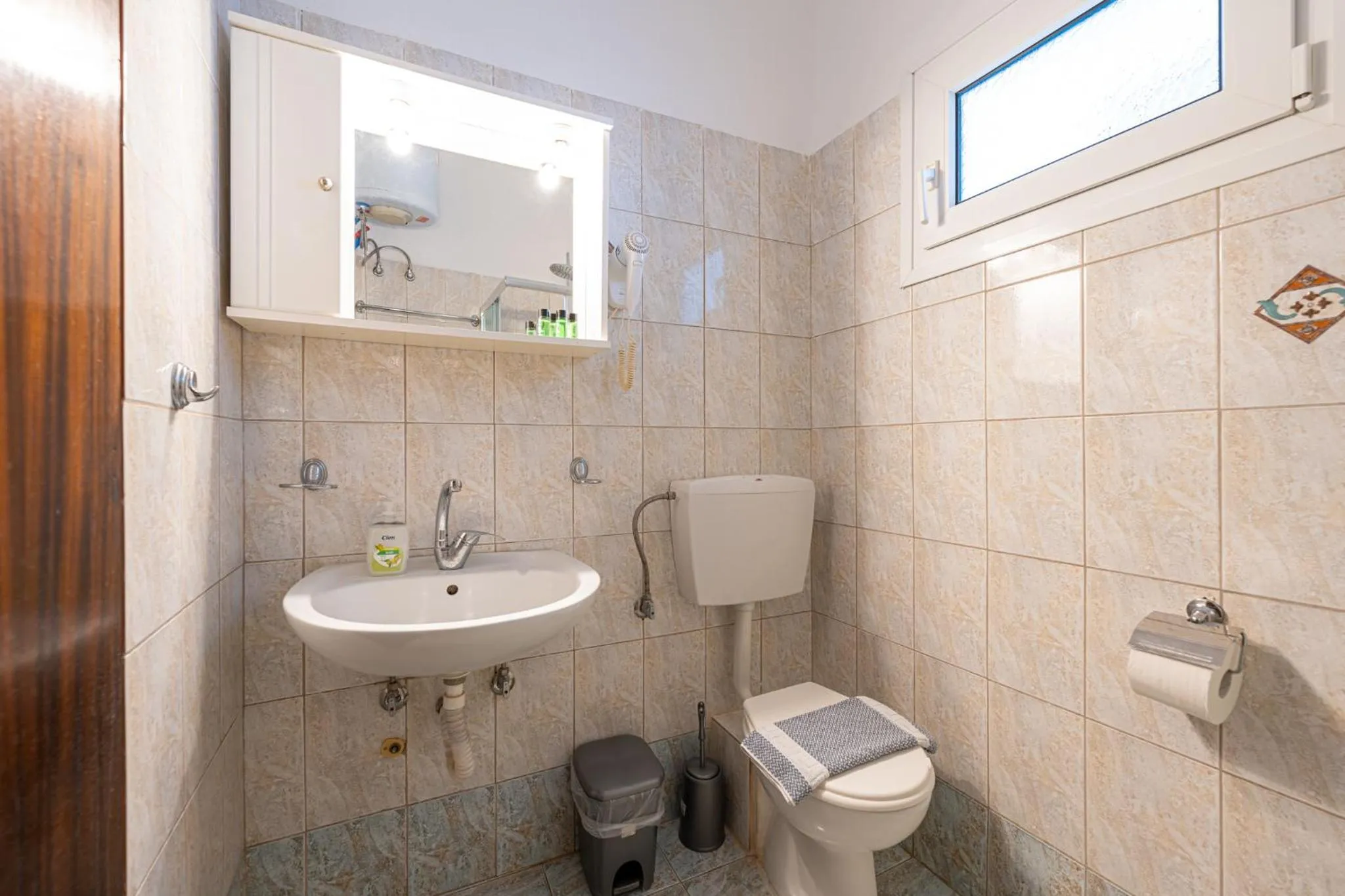 Bathroom in Kokkos Brothers