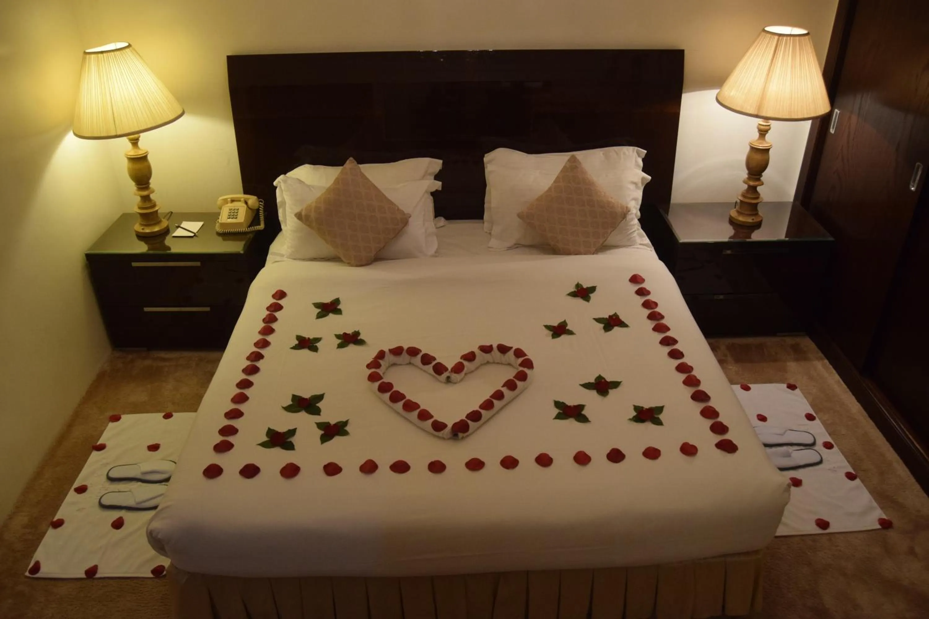 Bed in Al Gosaibi Hotel - Villa
