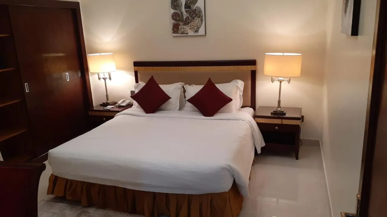 Bed in Al Gosaibi Hotel - Villa