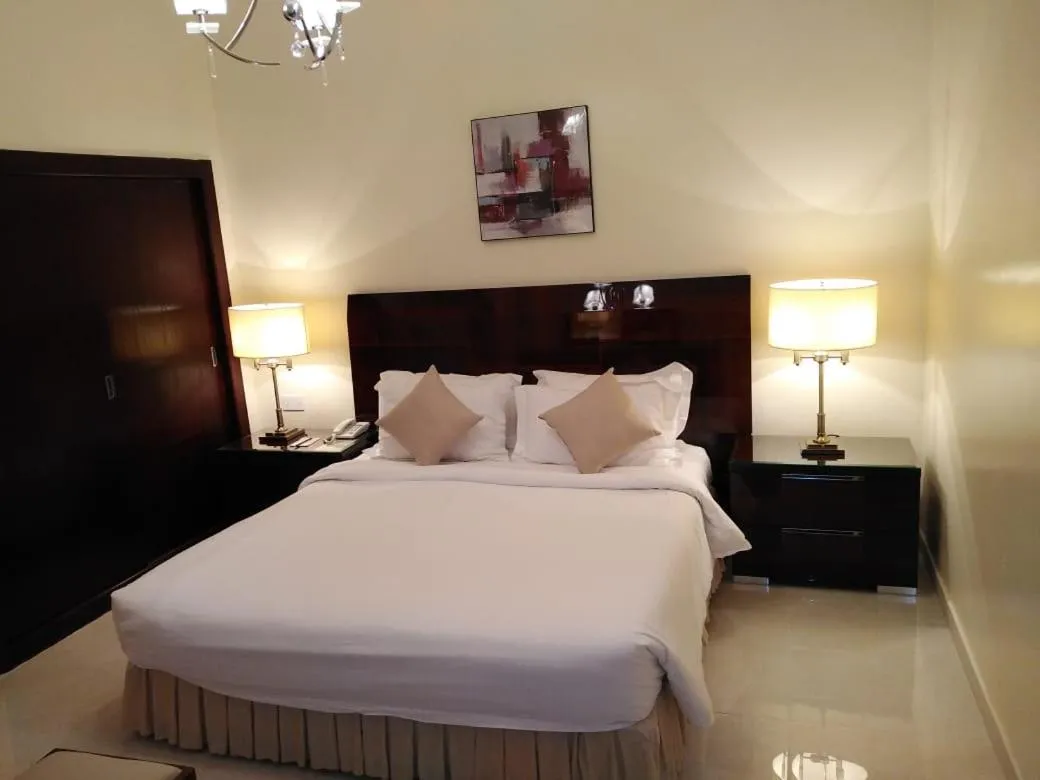 Bedroom, Bed in Al Gosaibi Hotel - Villa