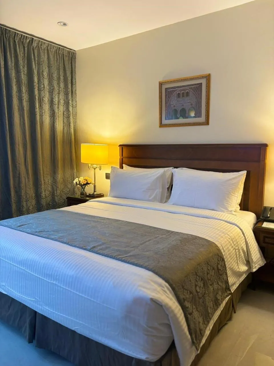 Bed in Al Gosaibi Hotel - Villa