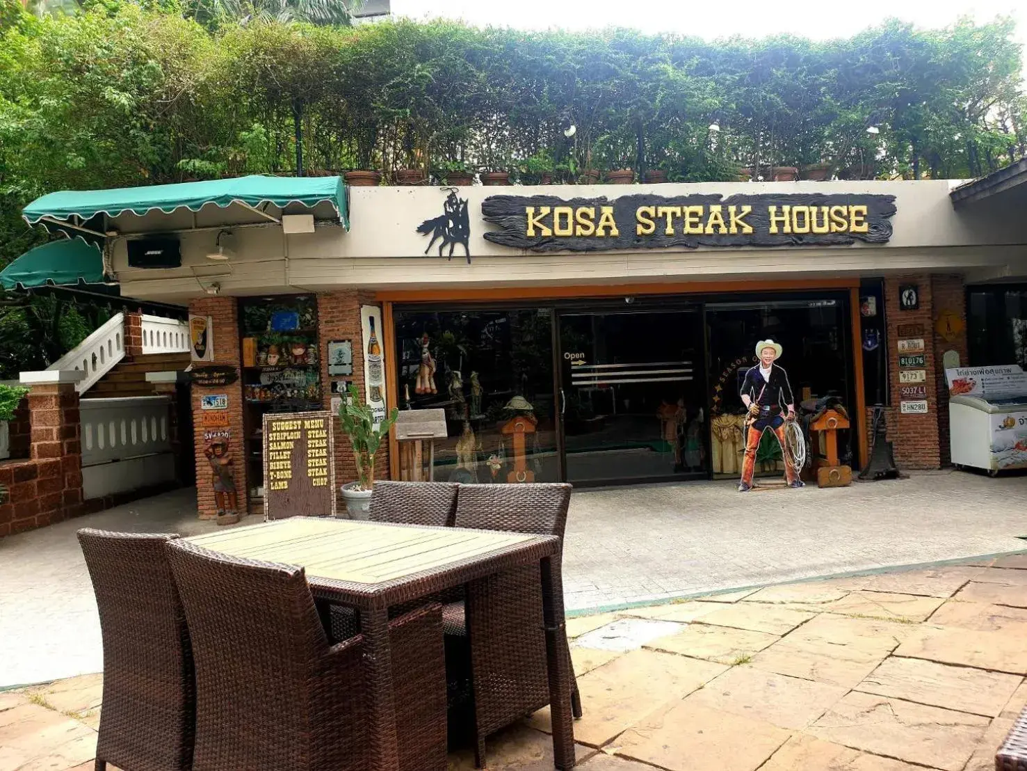 Restaurant/places to eat in Kosa Hotel & Wellness Center Restaurant/places to eat in Kosa Hotel & Wellness Center