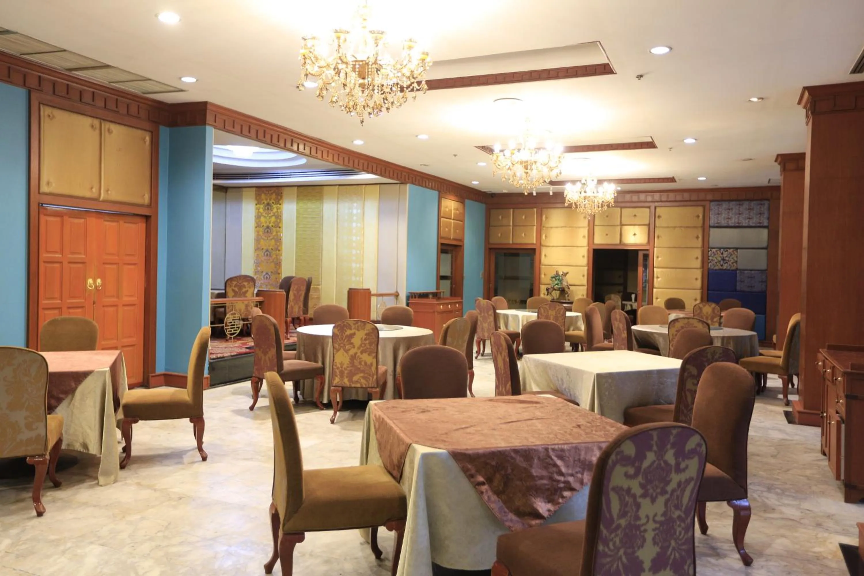 Restaurant/places to eat in Kosa Hotel & Wellness Center