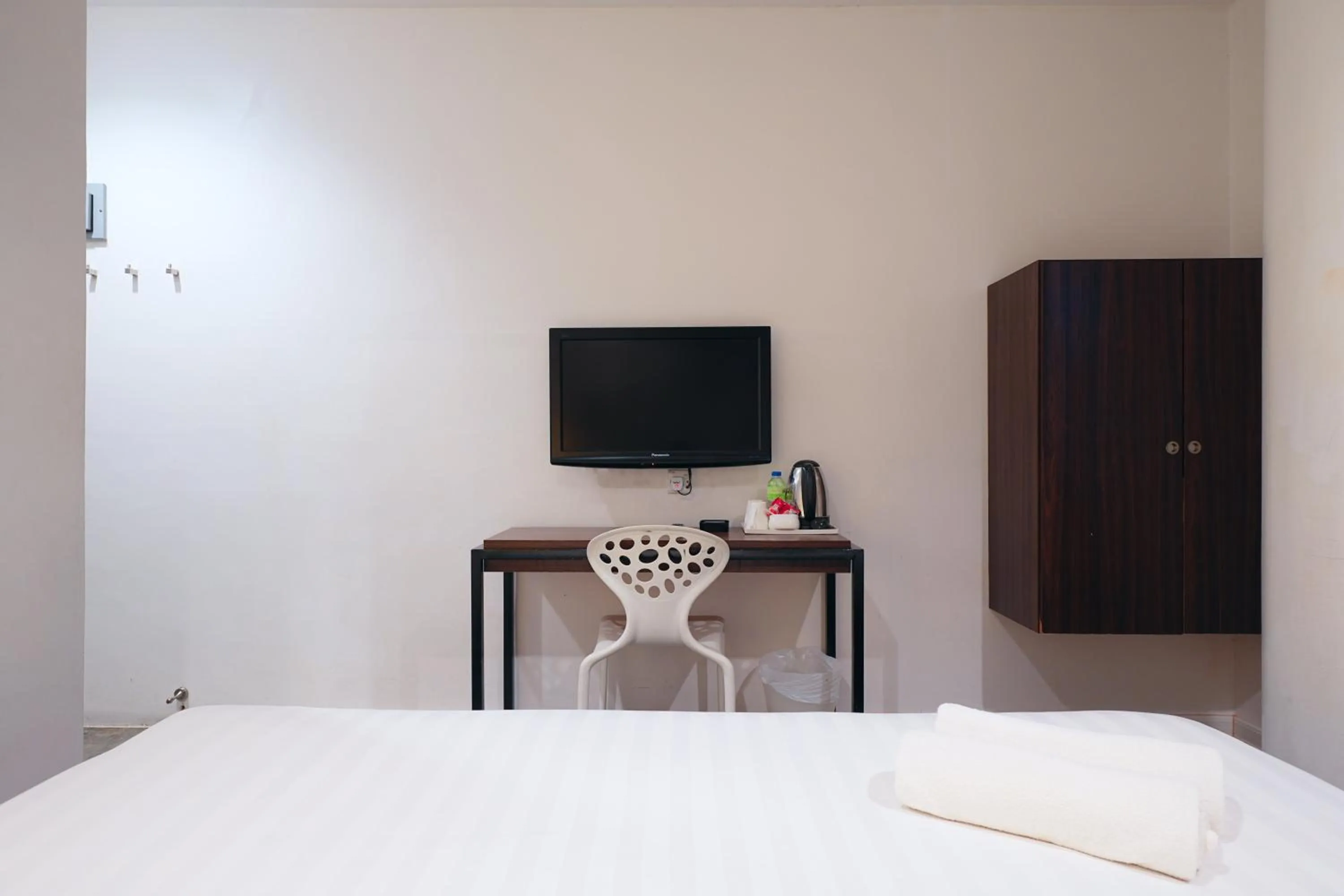 TV and multimedia, Bed in T+ Hotel Sungai Korok