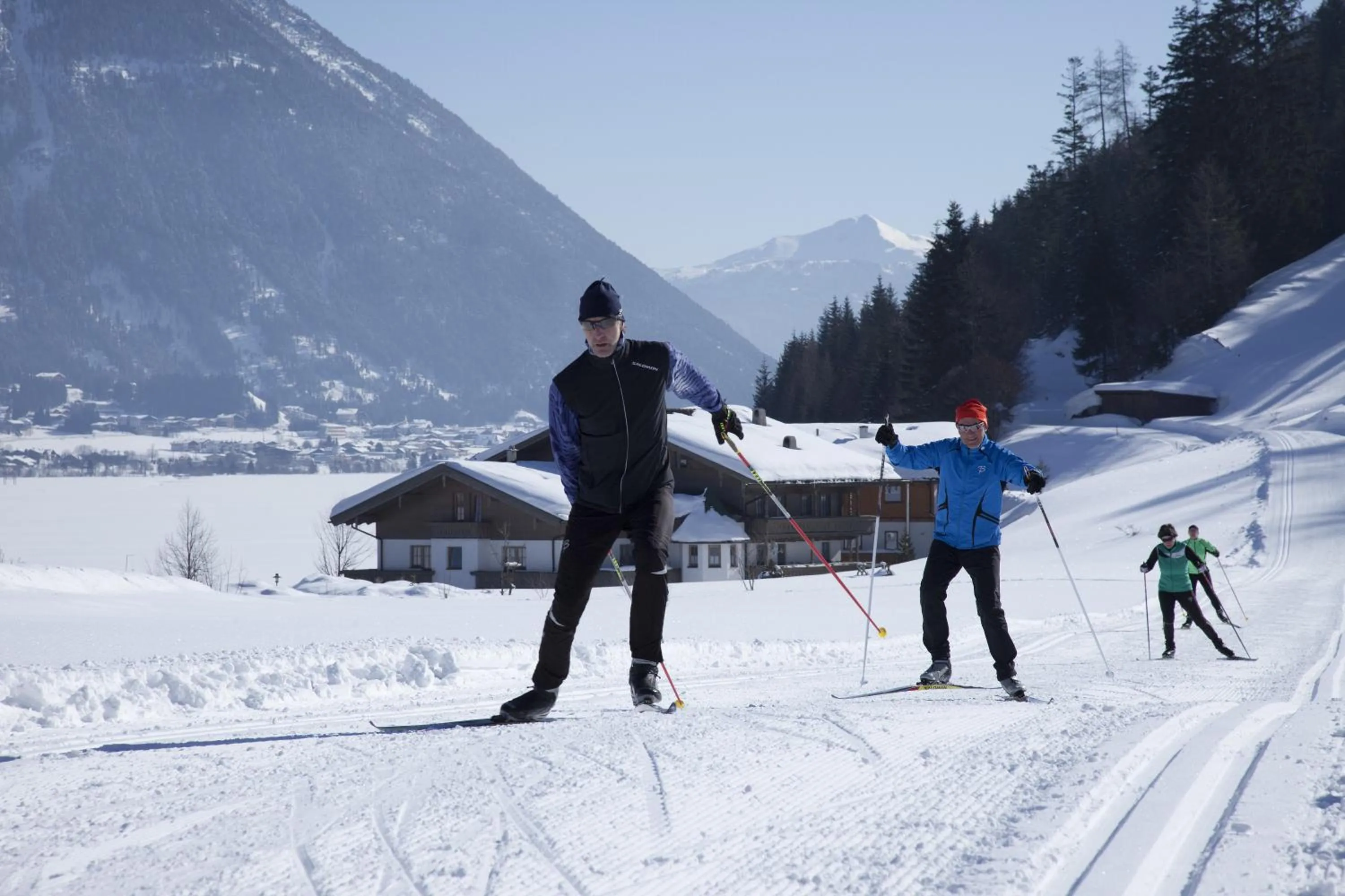 Skiing in Hotel Bergland