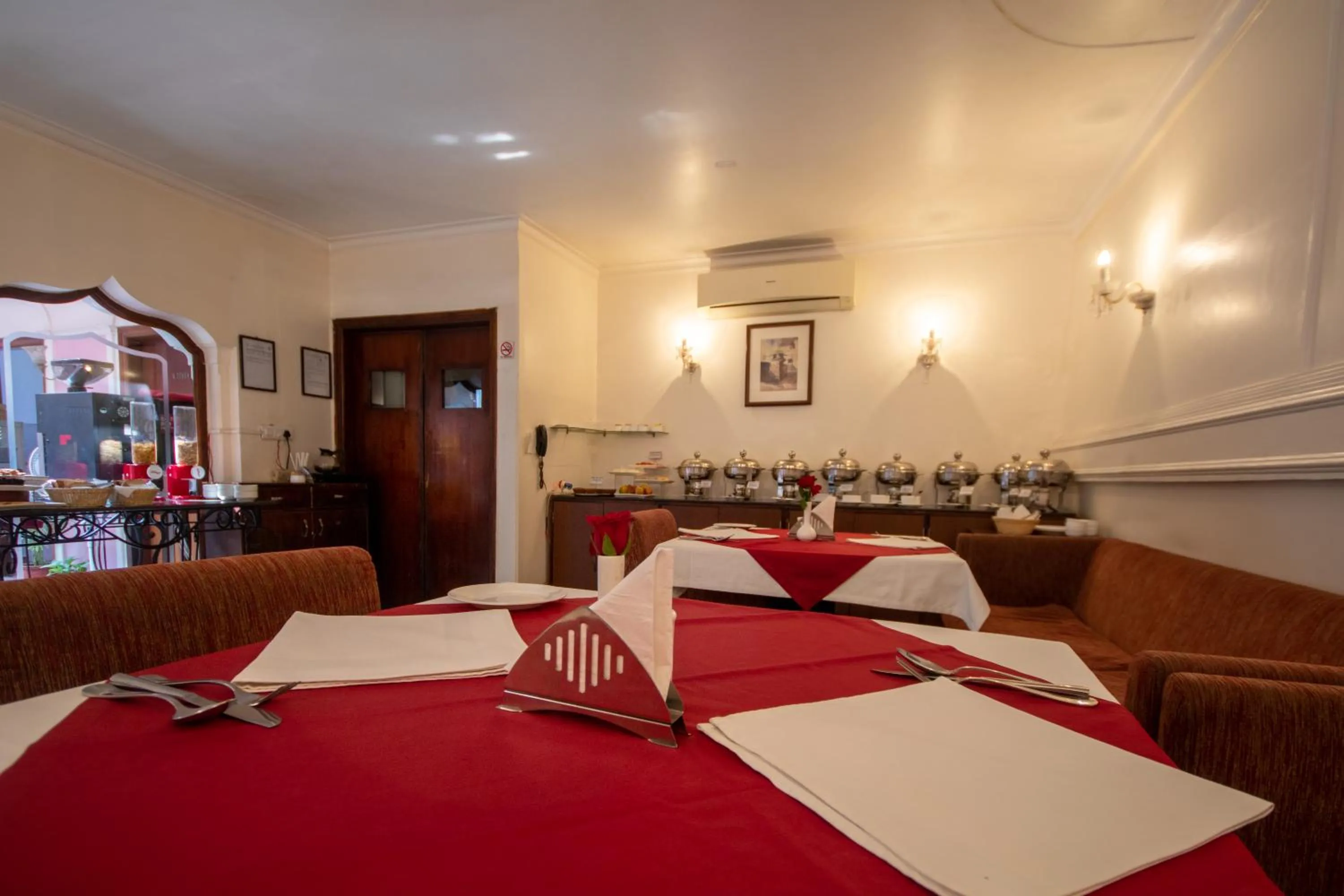 Restaurant/places to eat in Amritara Suryauday Haveli