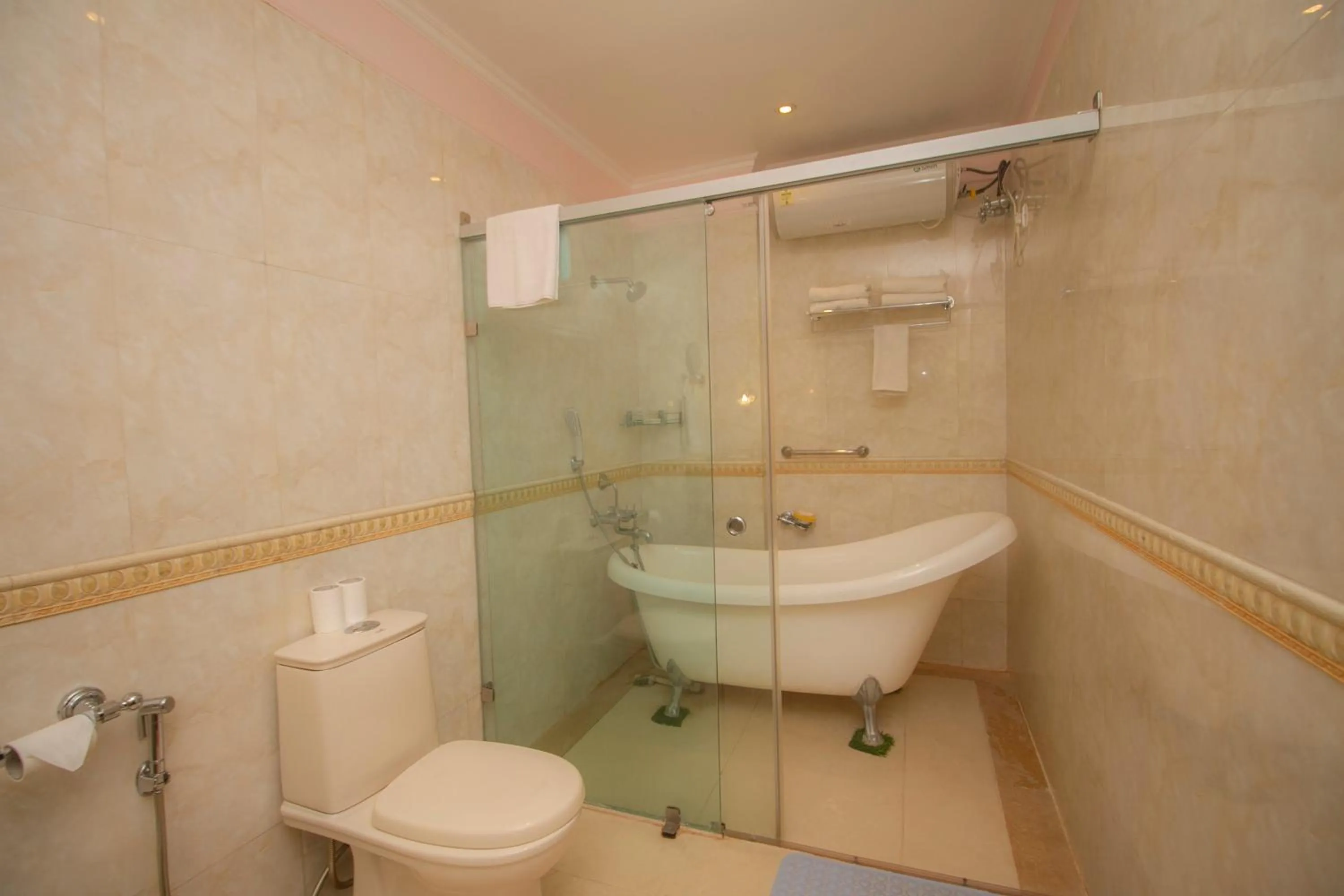 Bathroom in Amritara Suryauday Haveli