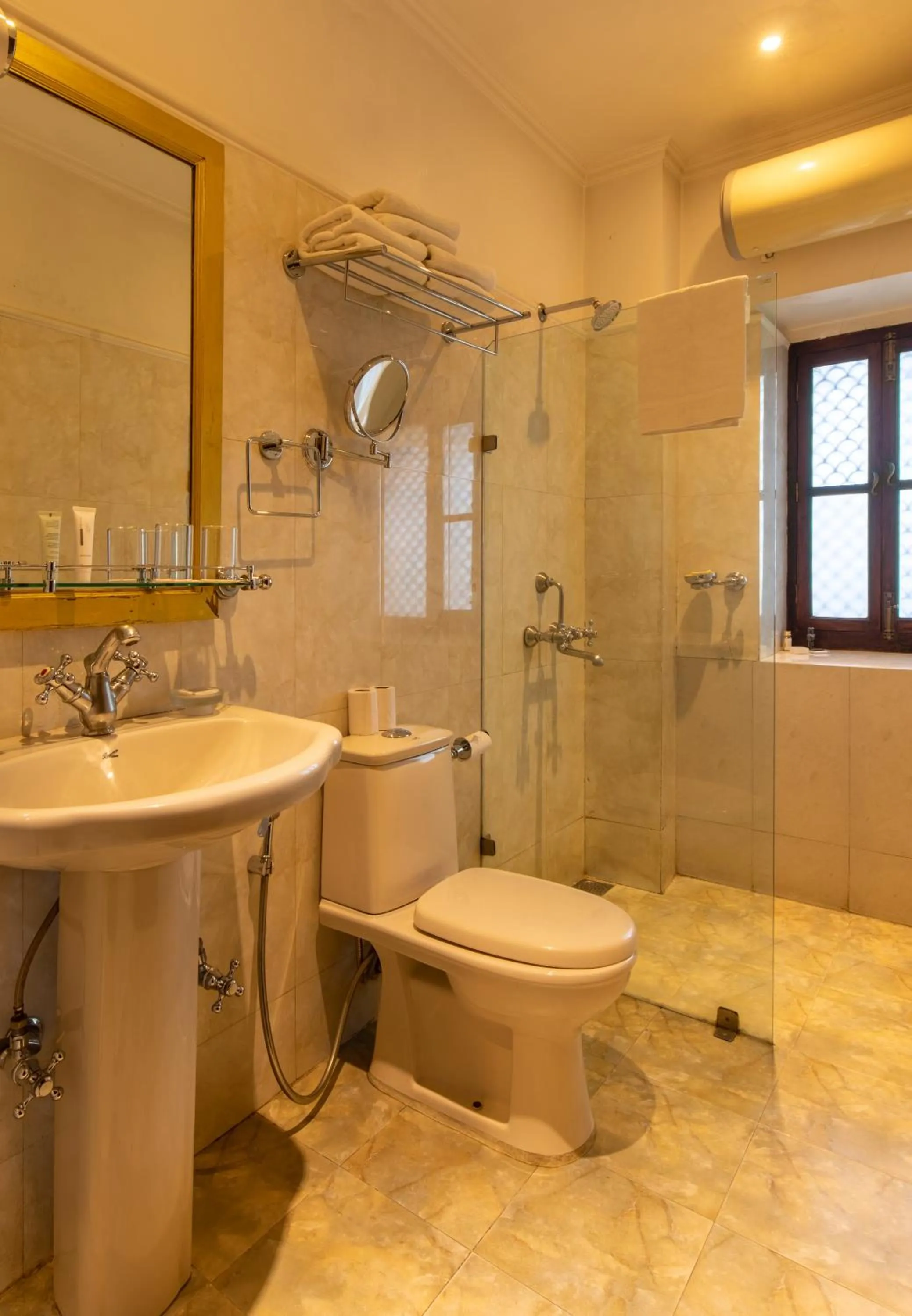 Bathroom in Amritara Suryauday Haveli