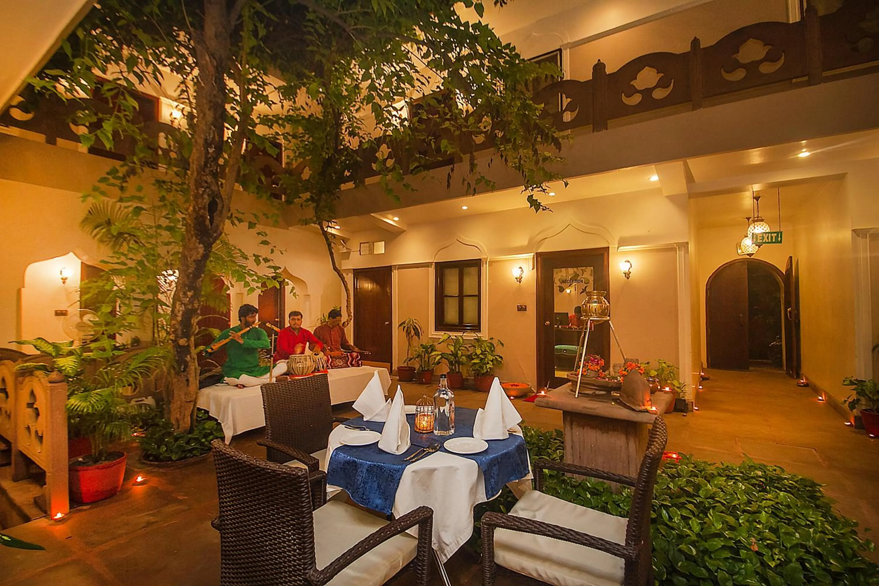 Restaurant/places to eat in Amritara Suryauday Haveli