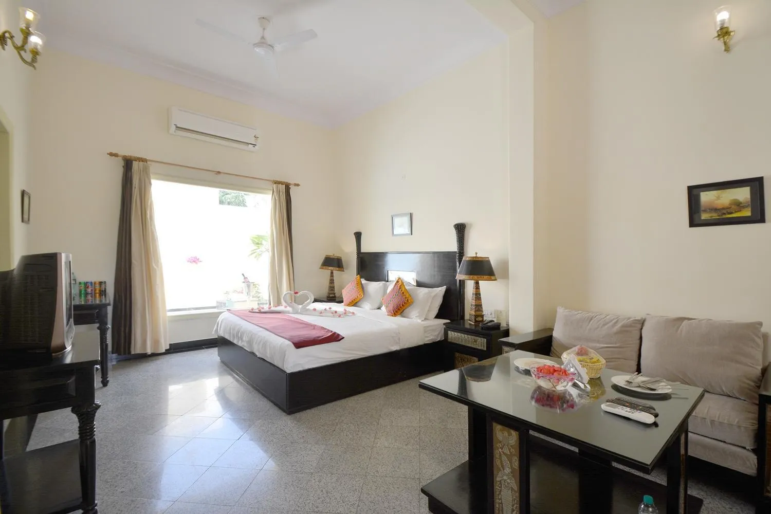 Bed in Aaram Baagh Pushkar by Pachar Group