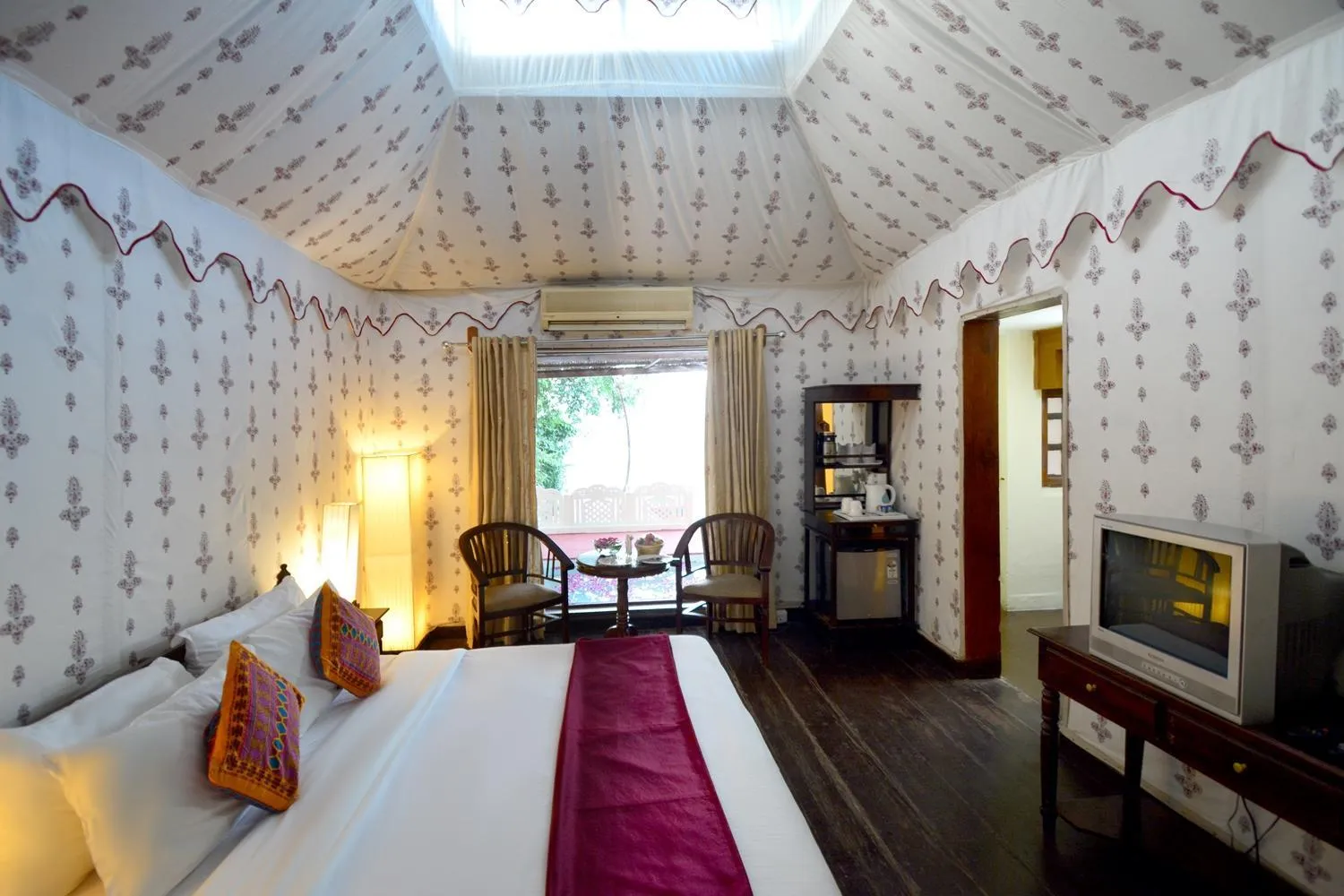 Bed in Aaram Baagh Pushkar by Pachar Group