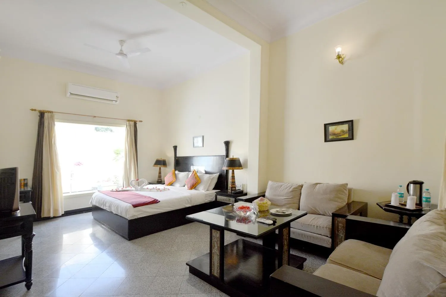 Bed in Aaram Baagh Pushkar by Pachar Group