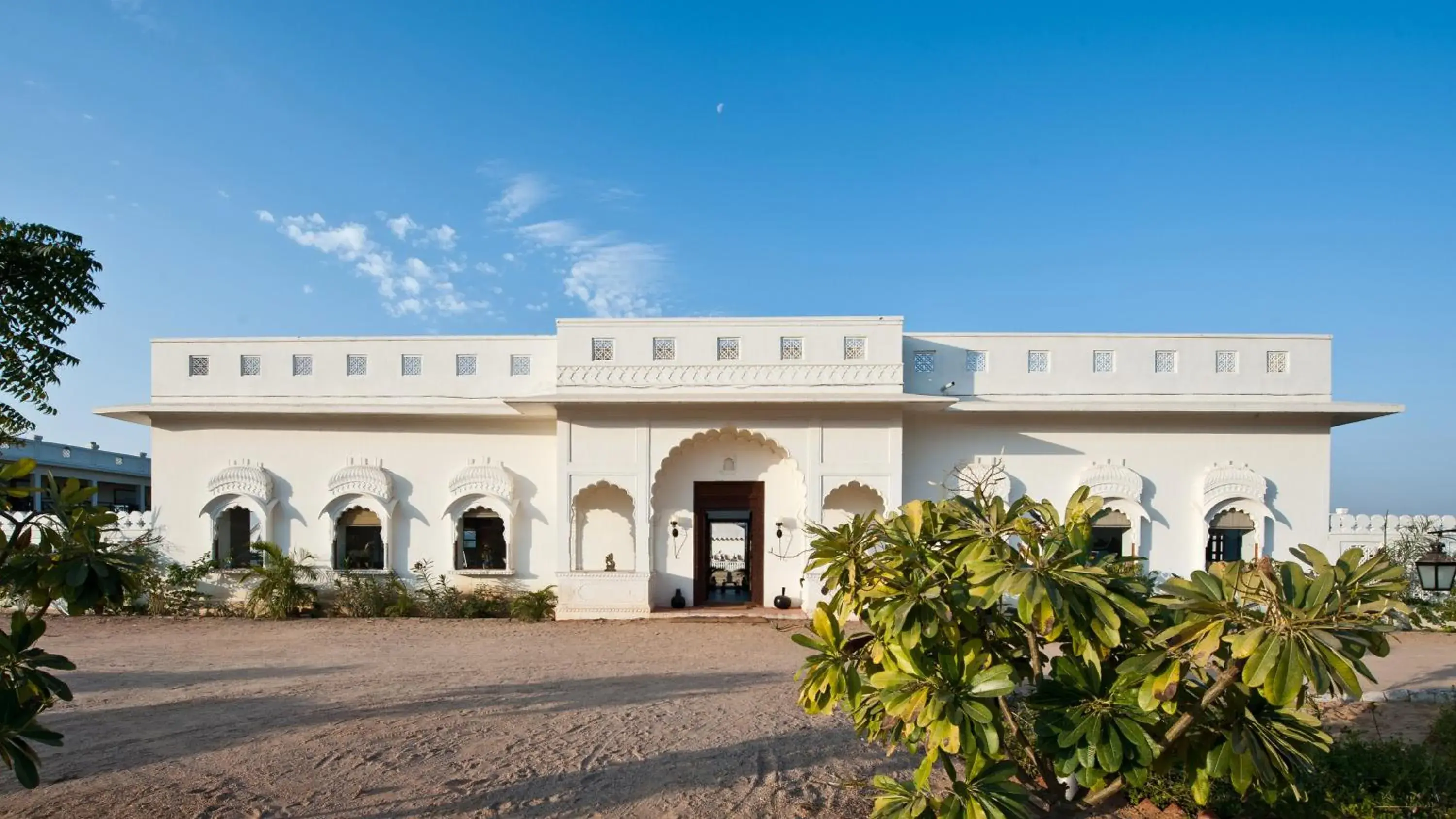 Facade/entrance in Aaram Baagh Pushkar by Pachar Group Facade/entrance in Aaram Baagh Pushkar by Pachar Group