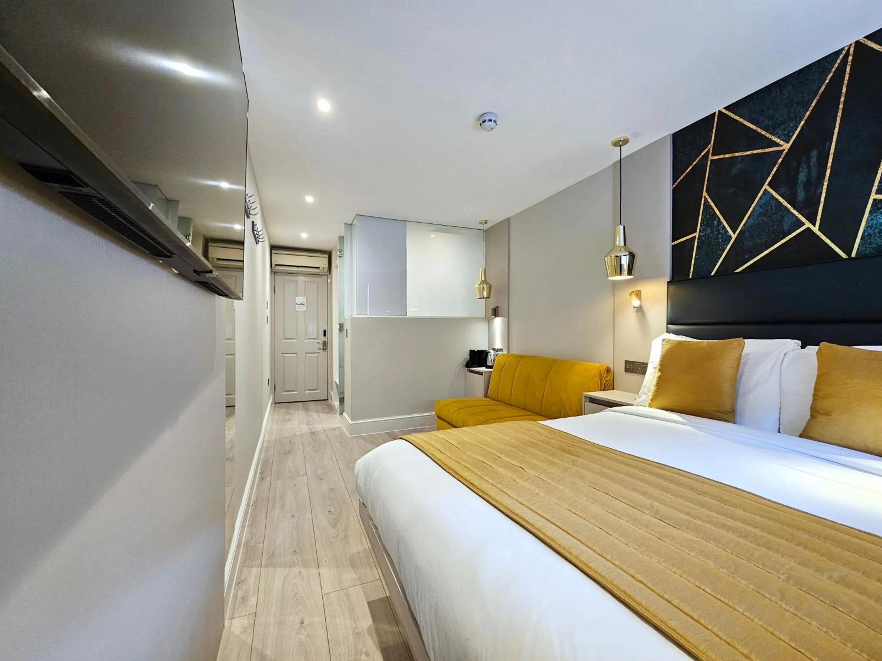 Bed in NOX Hyde Park