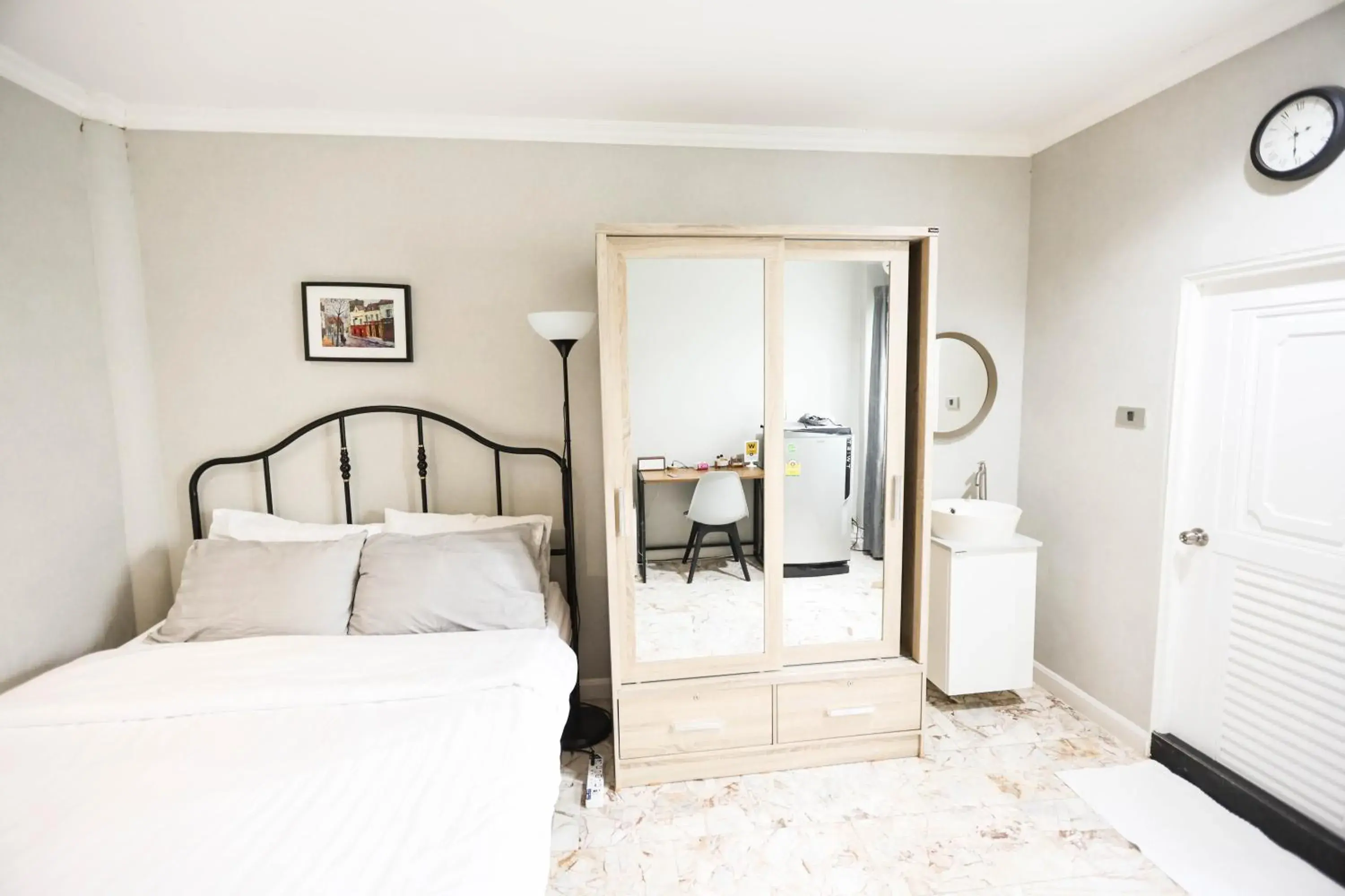 Double Room with Private Bathroom in Wang Lang Hostel Double Room with Private Bathroom in Wang Lang Hostel