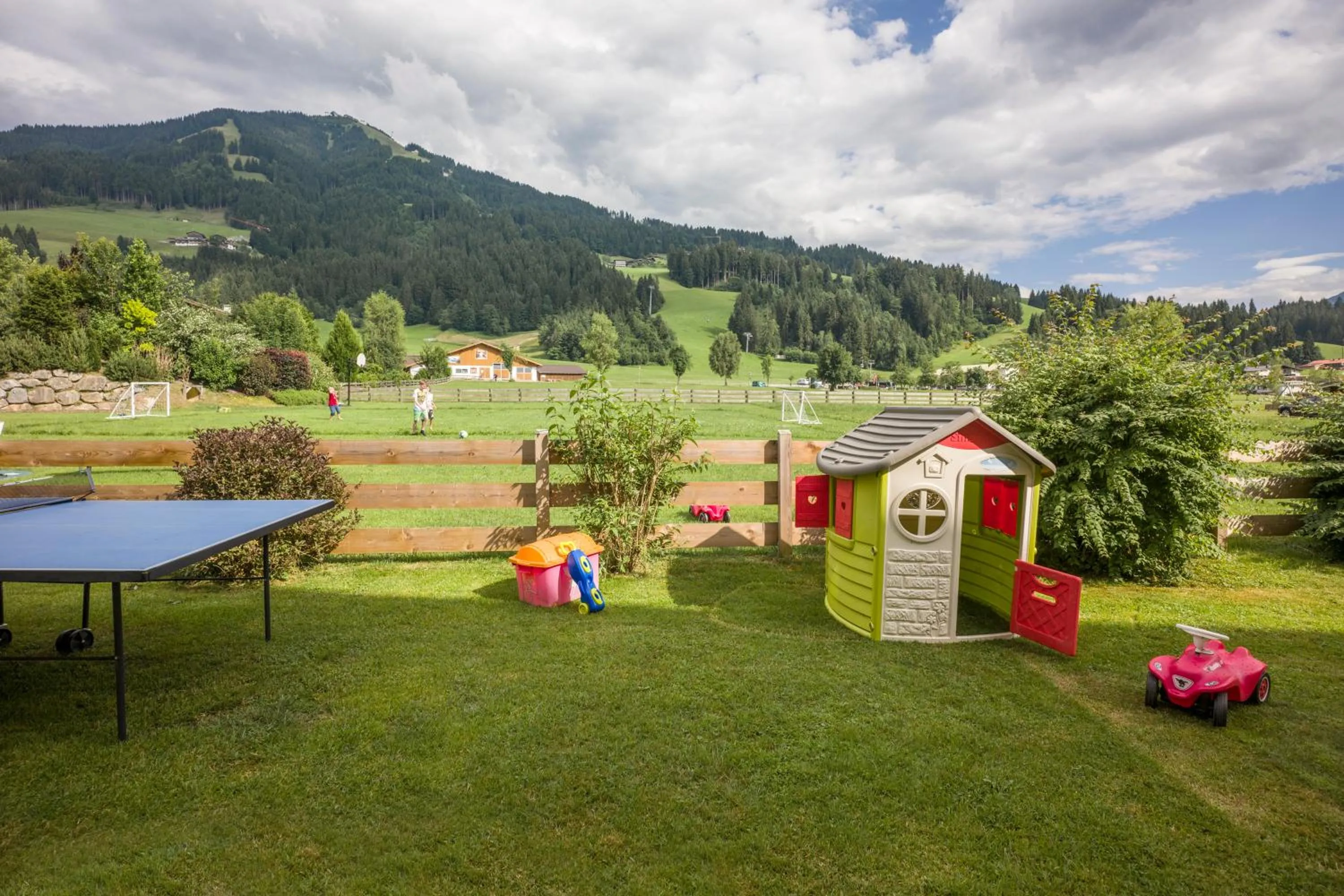 Garden in Hotel Alpenhof