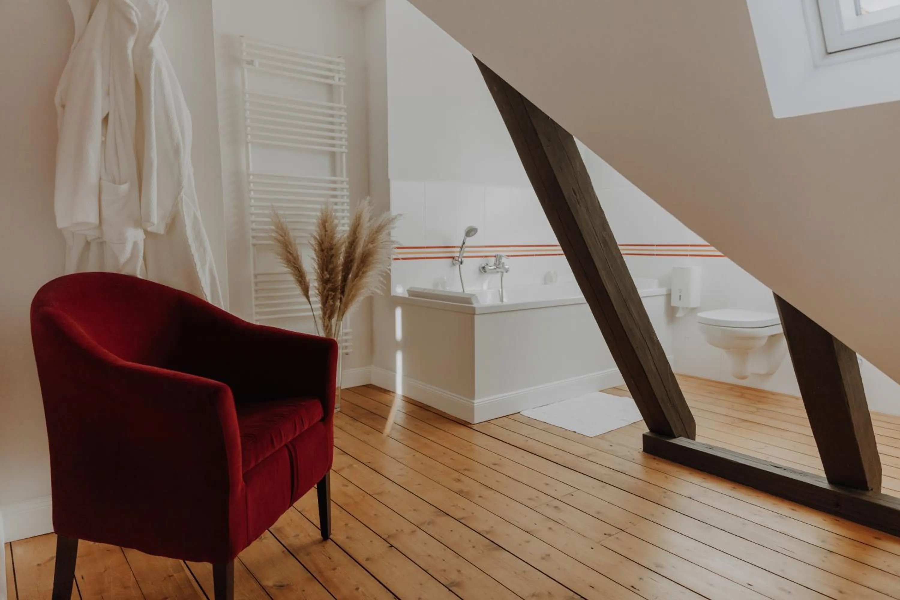 Staff, Bed in Hotel zur Treene