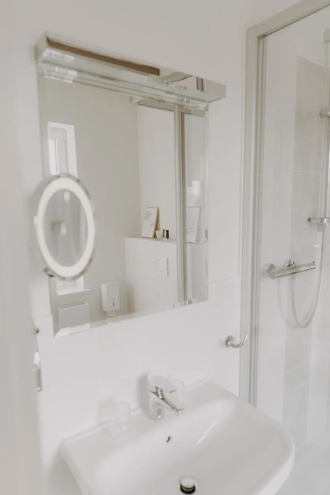 Bathroom in Hotel zur Treene