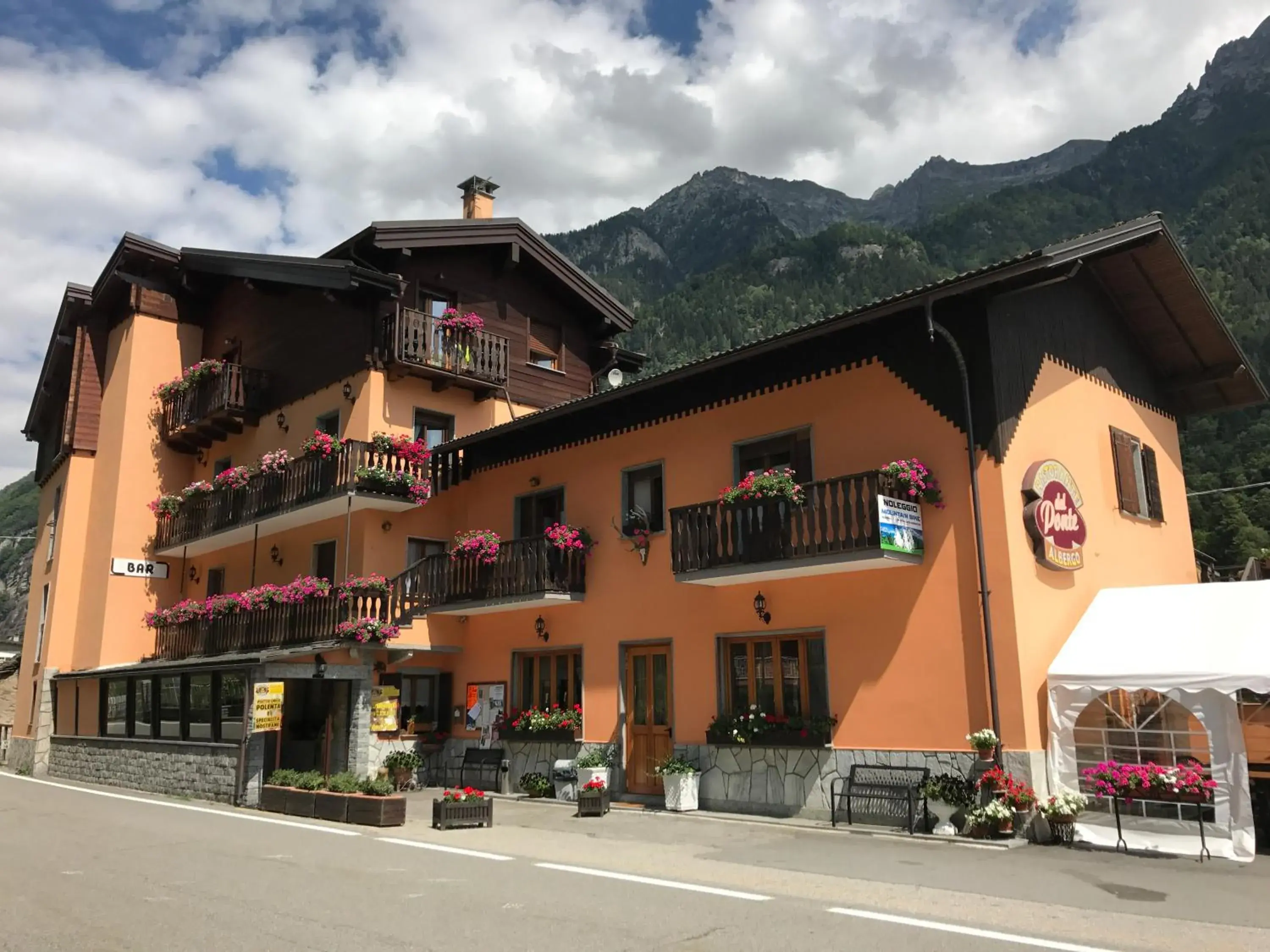 Albergo Del Ponte Albergo Del Ponte