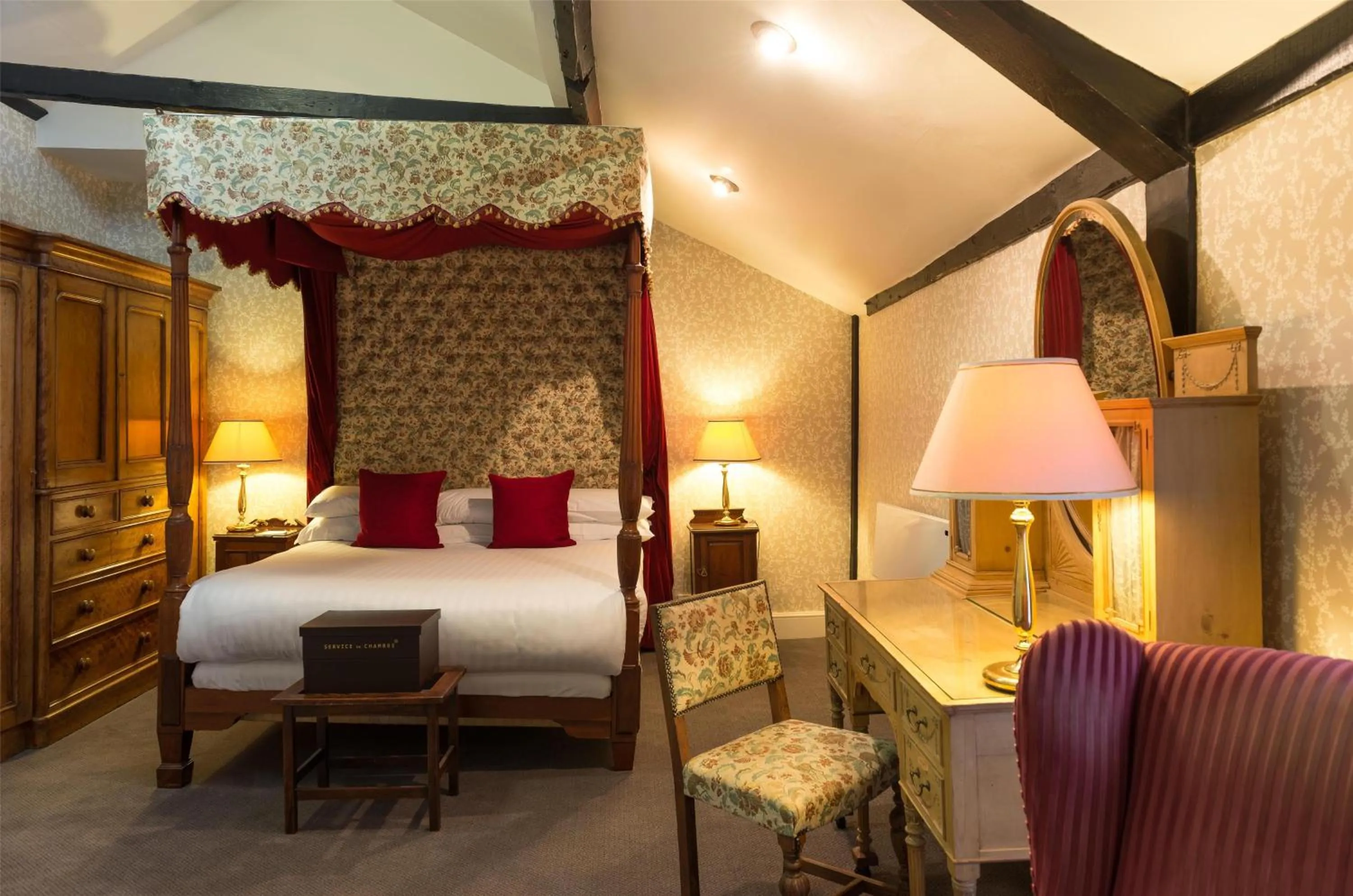 Photo of the whole room, Bed in Best Western Red Lion Hotel