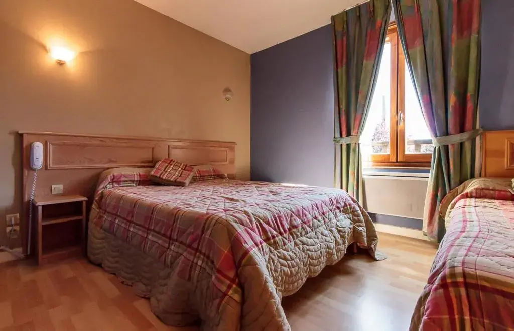 Day, Bed in Maison Legate "Hôtel Le Baudiere & Spa" Day, Bed in Maison Legate "Hôtel Le Baudiere & Spa"