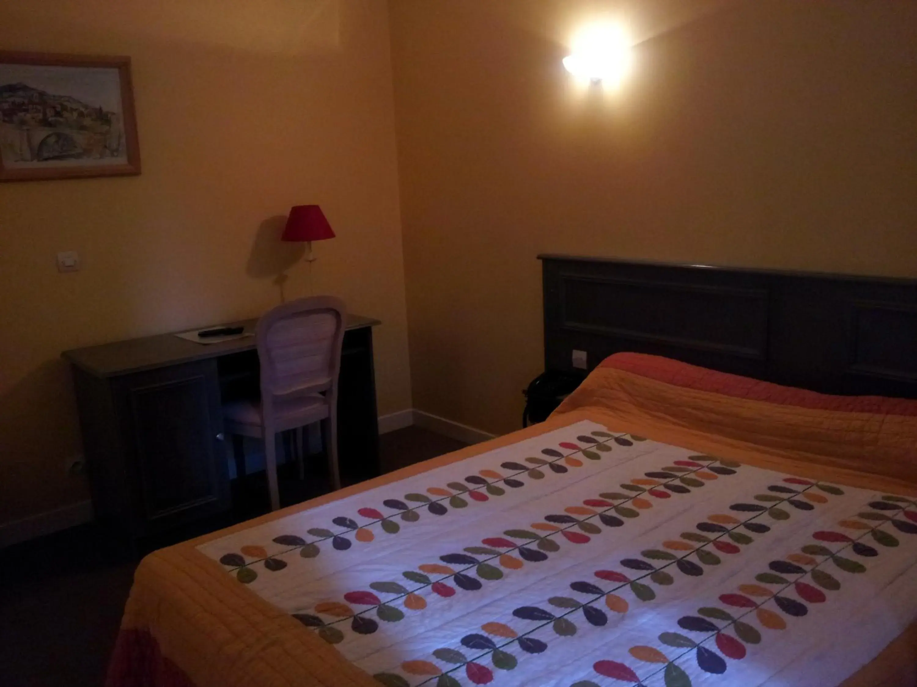 Photo of the whole room, Bed in Maison Legate "Hôtel Le Baudiere & Spa" Photo of the whole room, Bed in Maison Legate "Hôtel Le Baudiere & Spa"