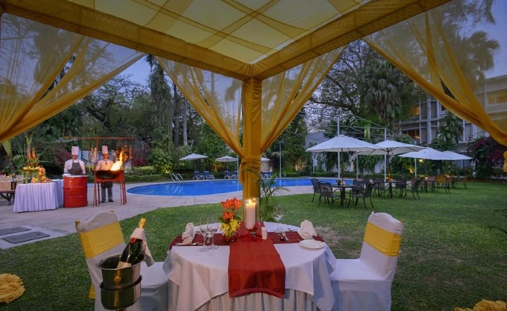 Food and drinks in Hotel Clarks Varanasi Limited