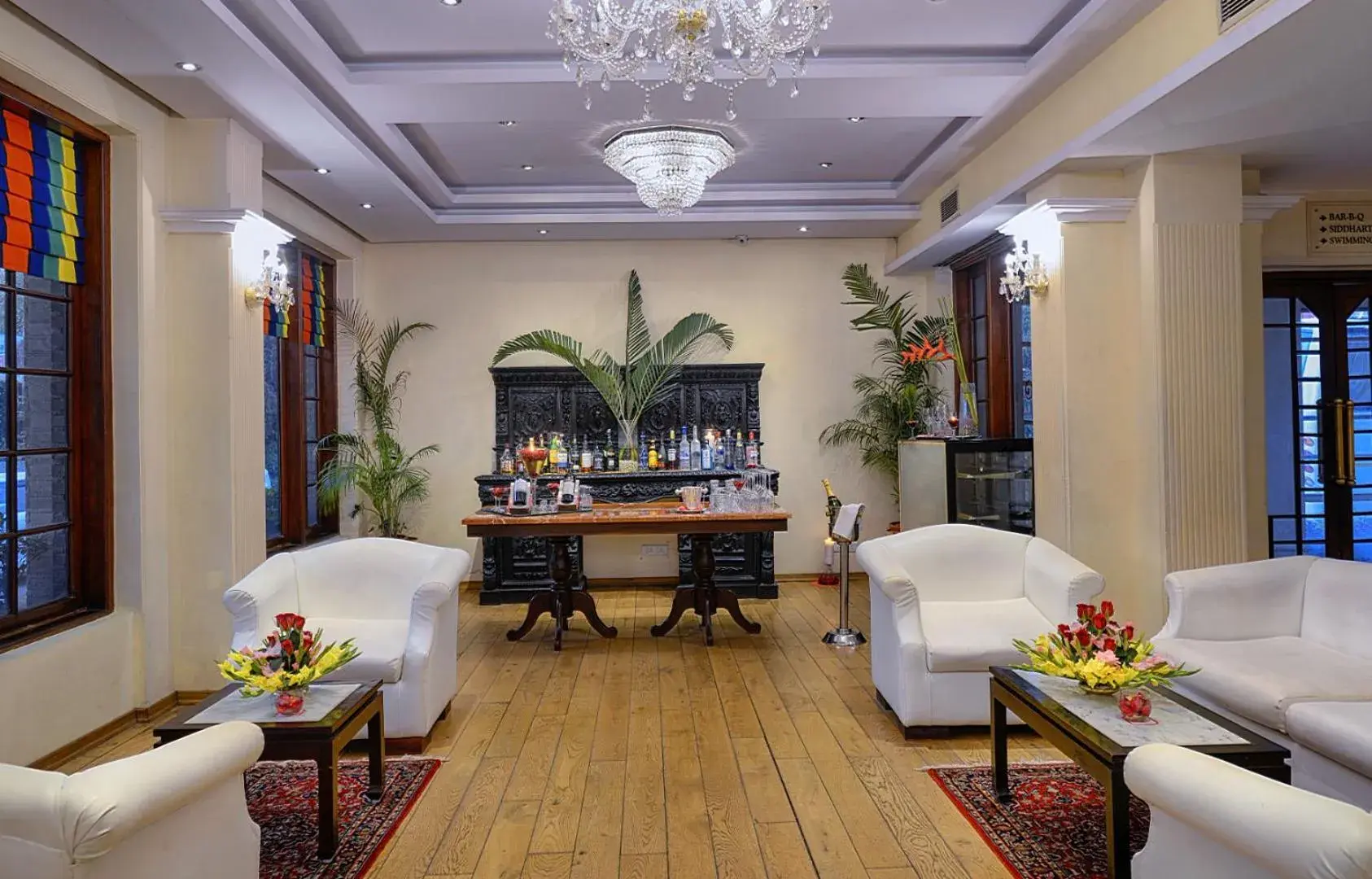 Lounge or bar in Hotel Clarks Varanasi Limited Lounge or bar in Hotel Clarks Varanasi Limited